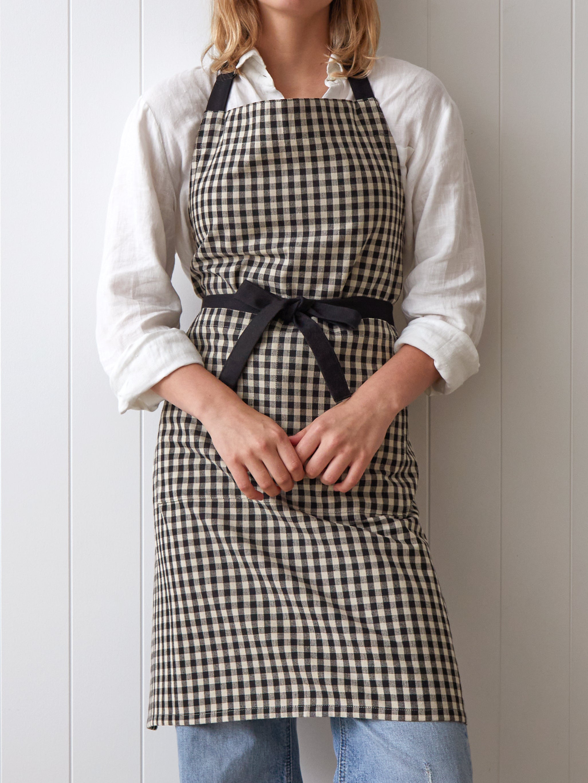 Beekeeper Gingham Apron | Natural Black-1