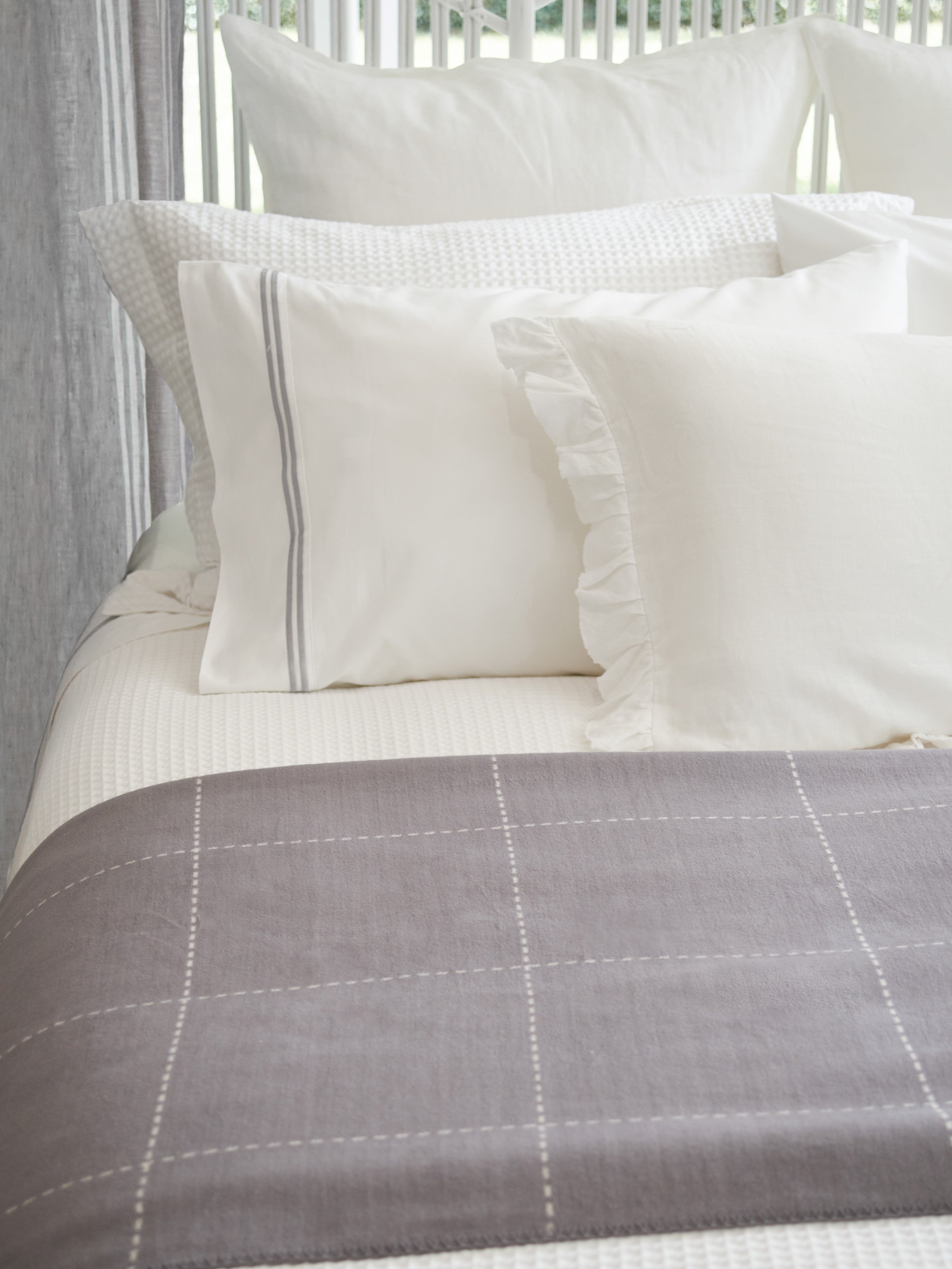Monarch Standard Pillowcase Set | Grey White-2