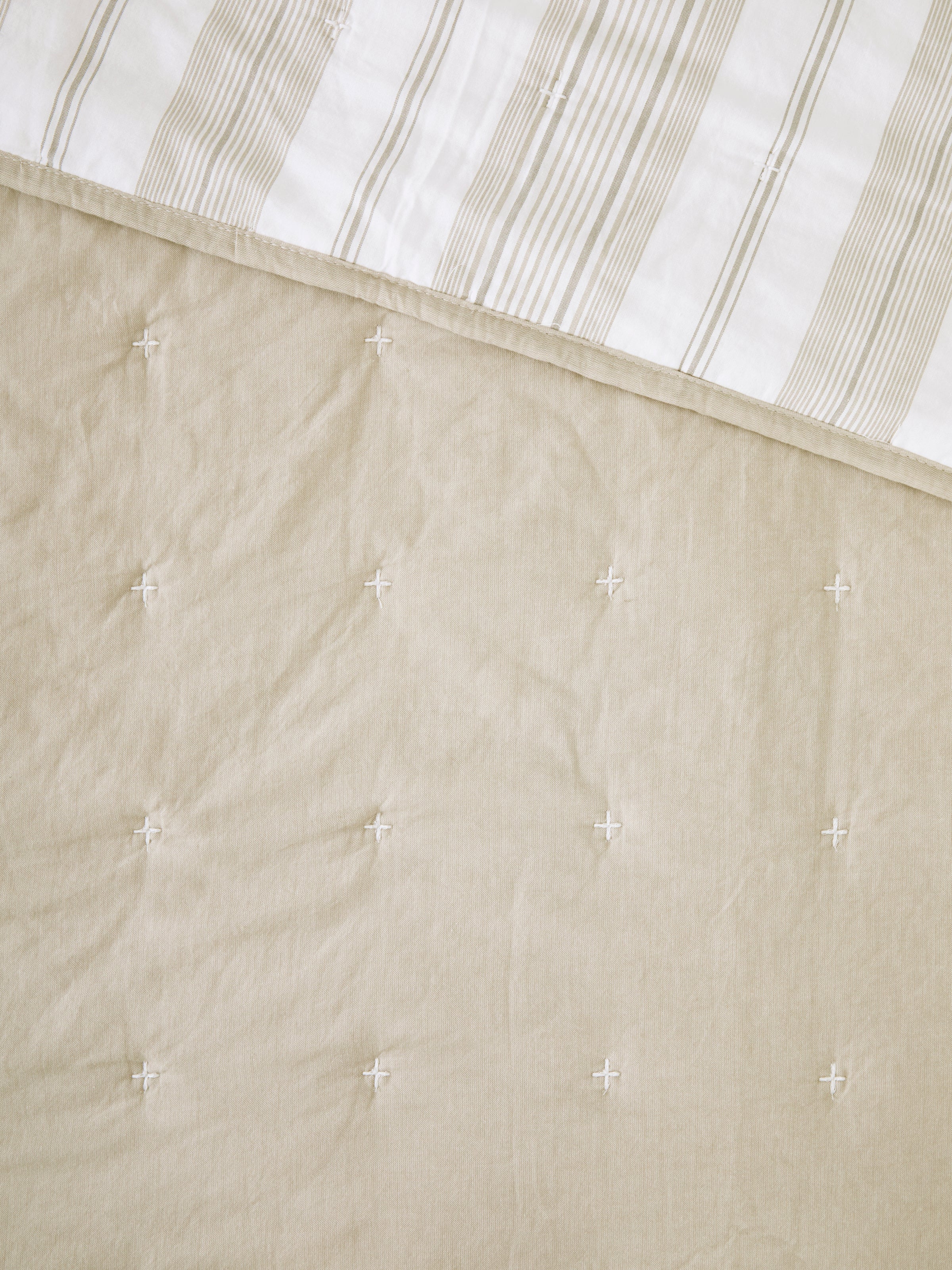 Thorndon Quilt in Wheat