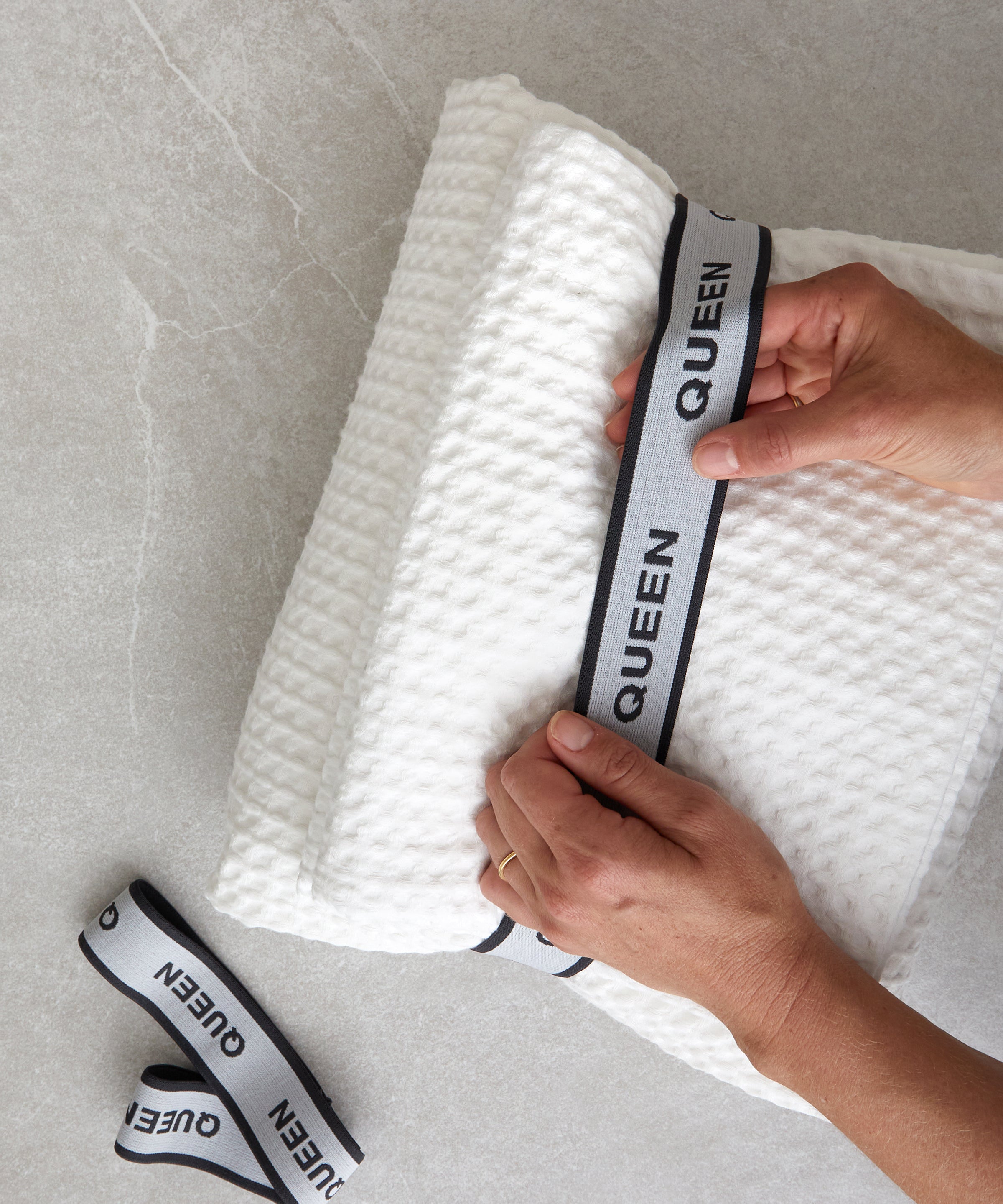 Bedding Organiser Bands Set of 2 | Grey-3