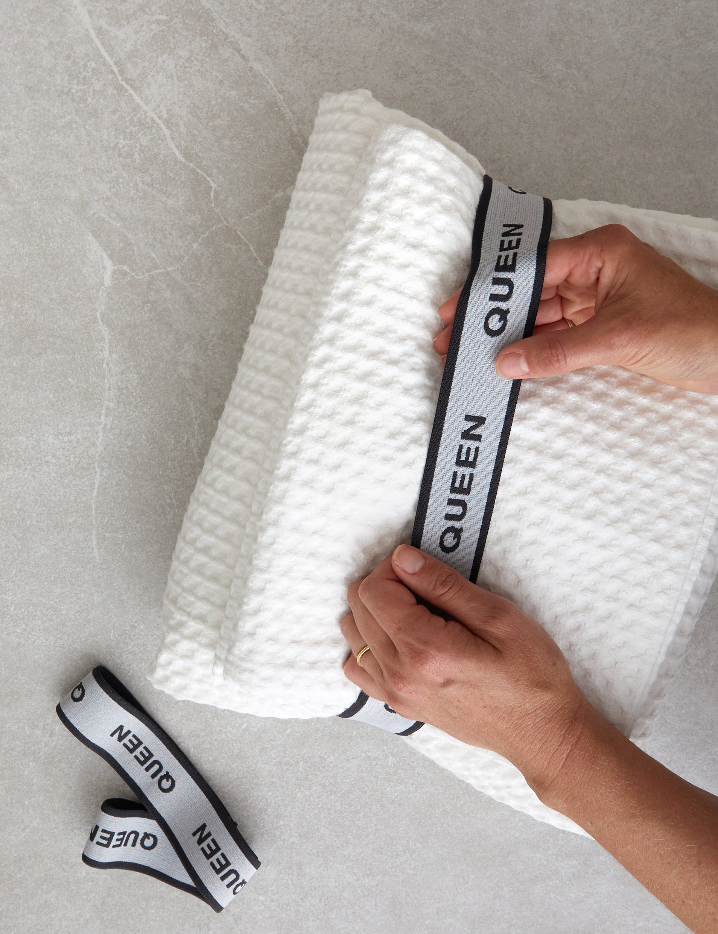 Bedding Organiser Bands Set of 2 | Grey-3