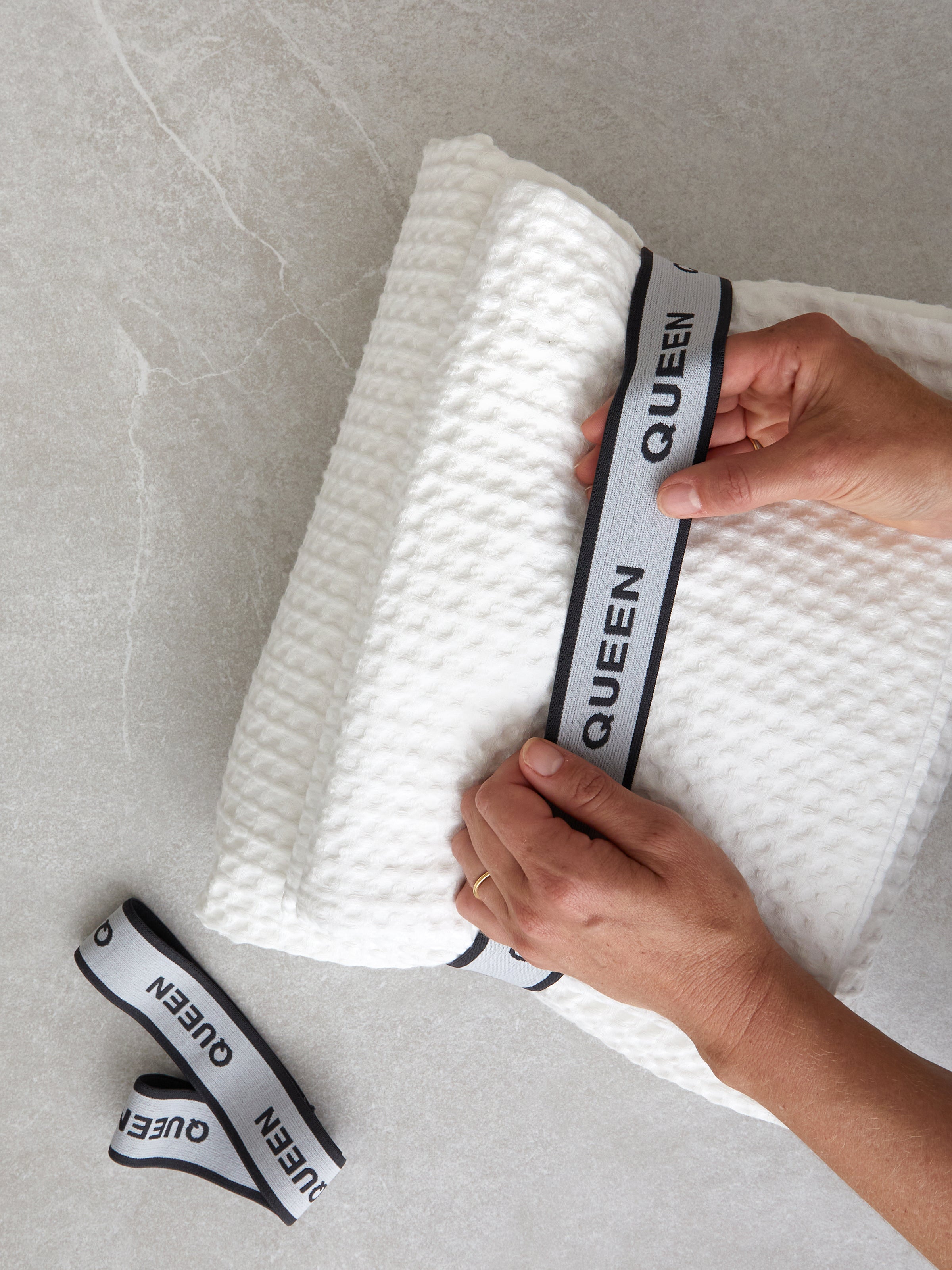 Bedding Organiser Bands Set of 2 | Grey-3