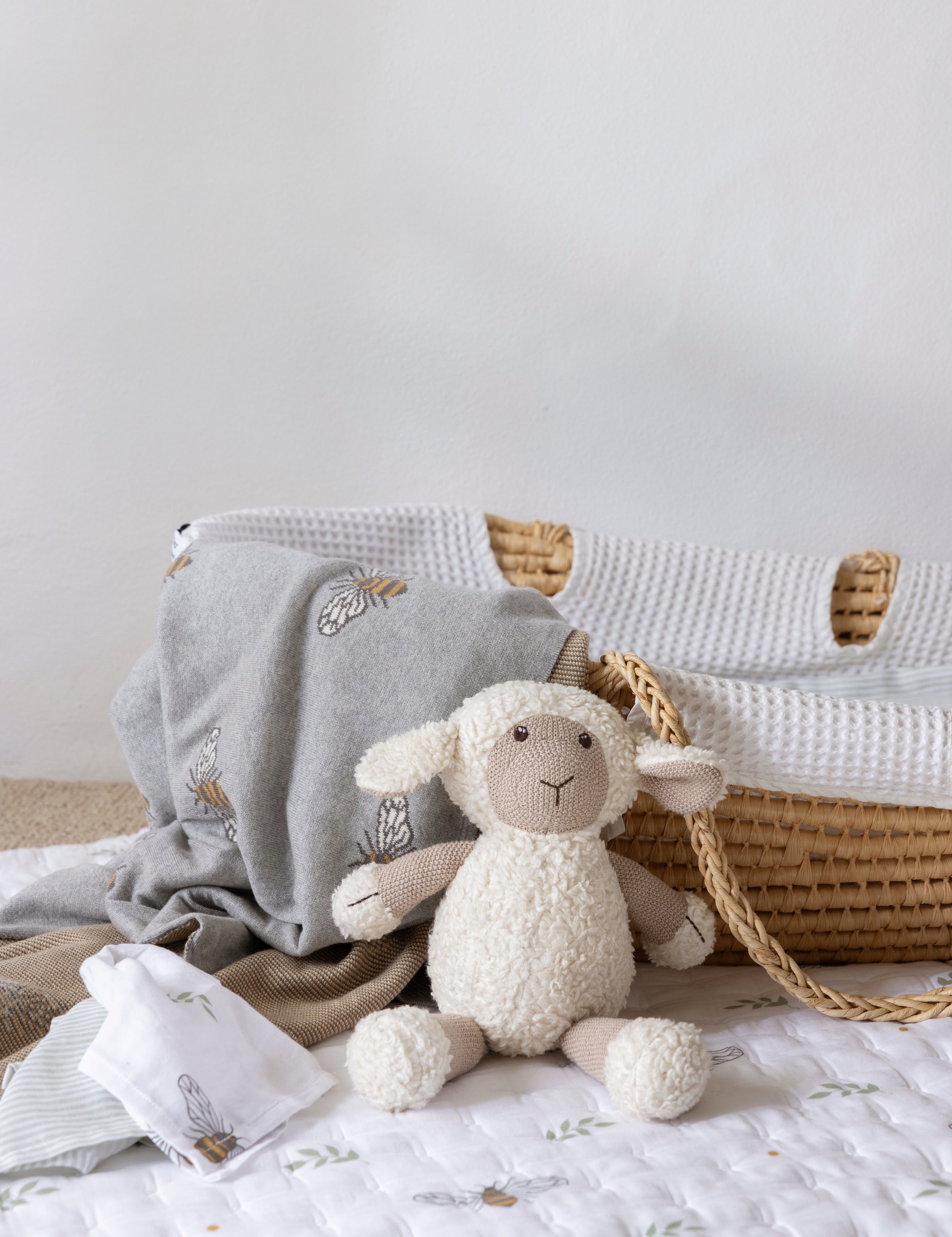 Bee Cosy Play Mat | Multi-2