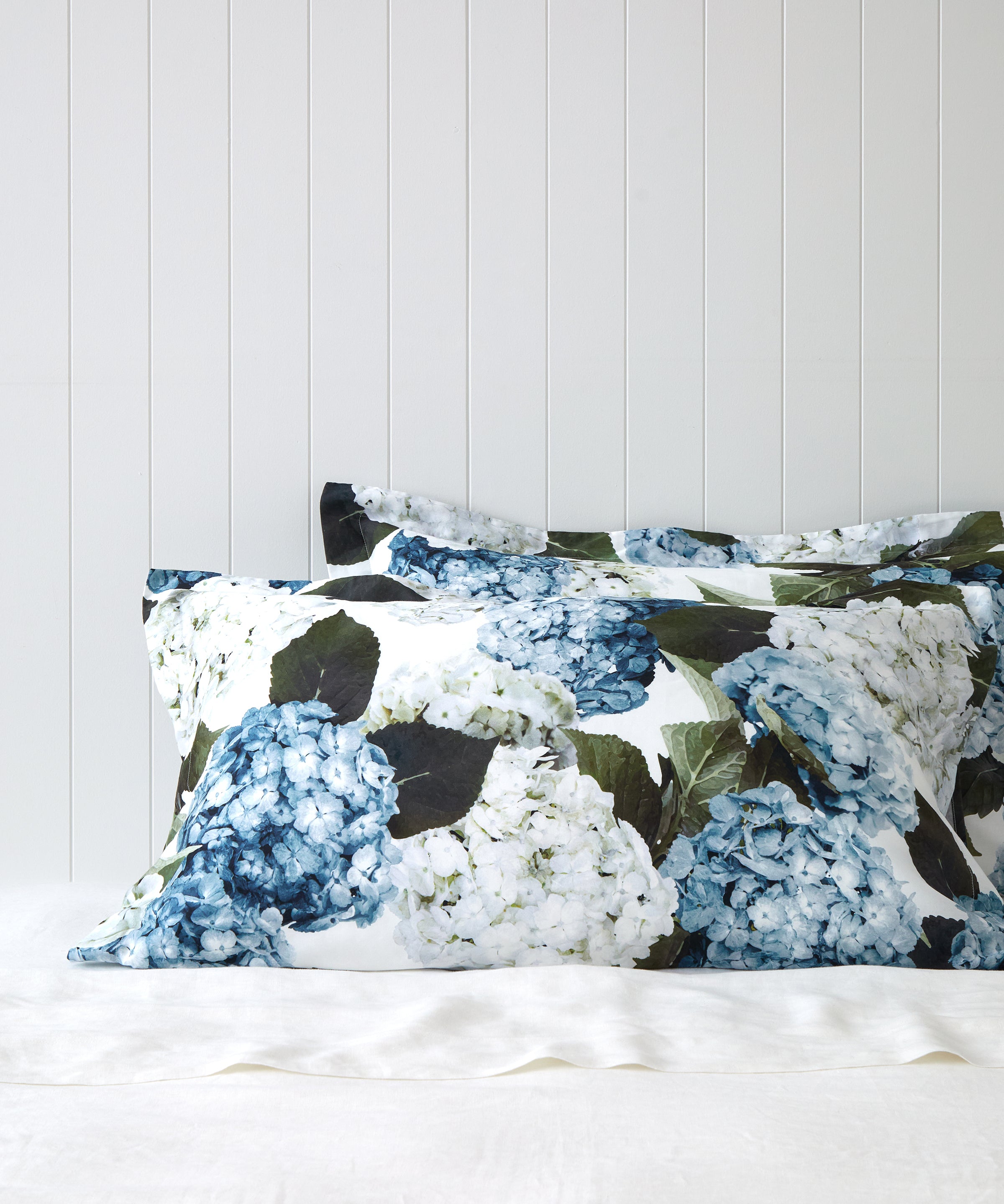 Beloved Hydrangea Lodge Pillowcase Set | Blue Floral-1