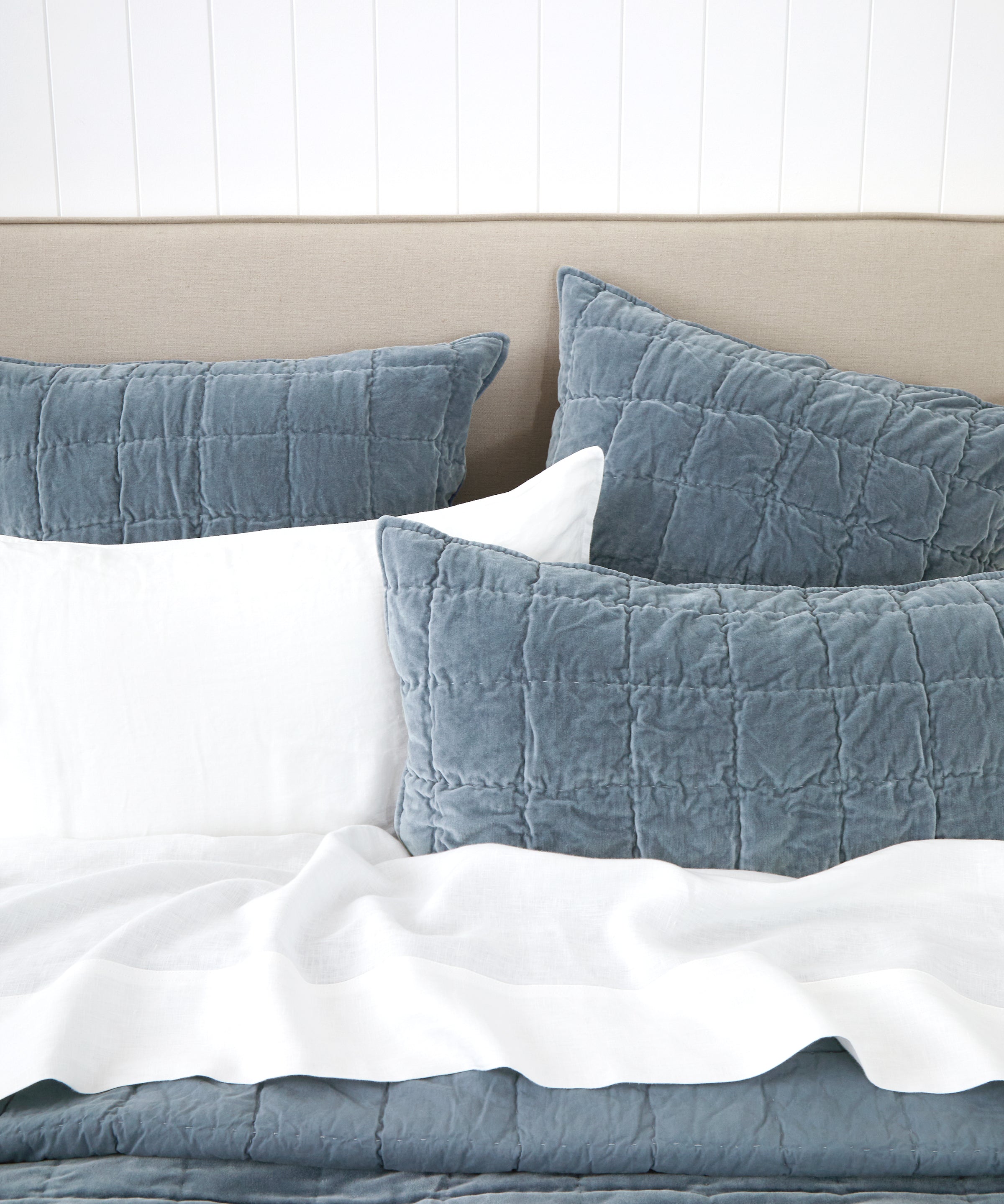 Belvedere Velvet Quilt | Haze-2