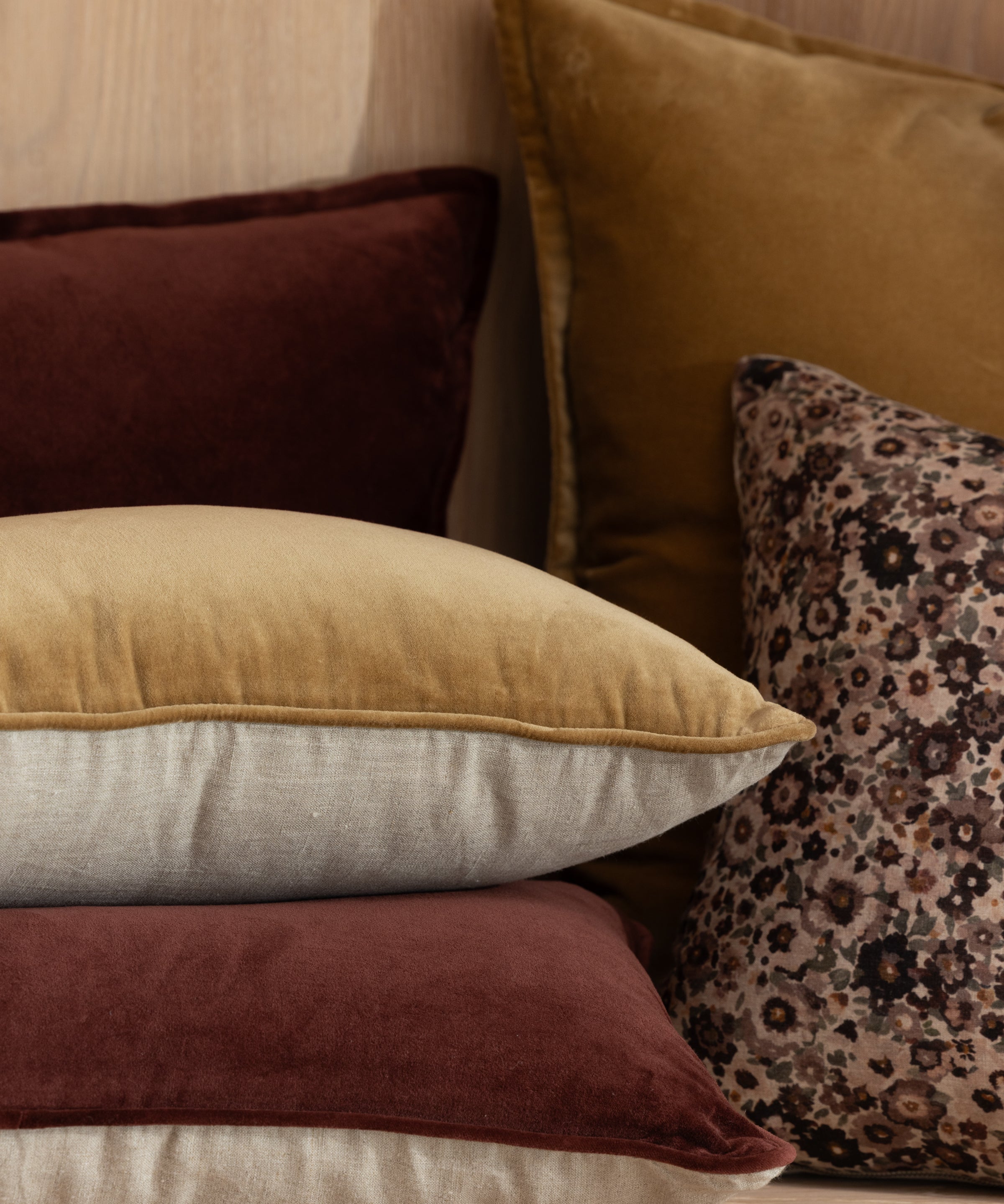 Belvedere Velvet Rectangle Cushion Cover | Merlot-2