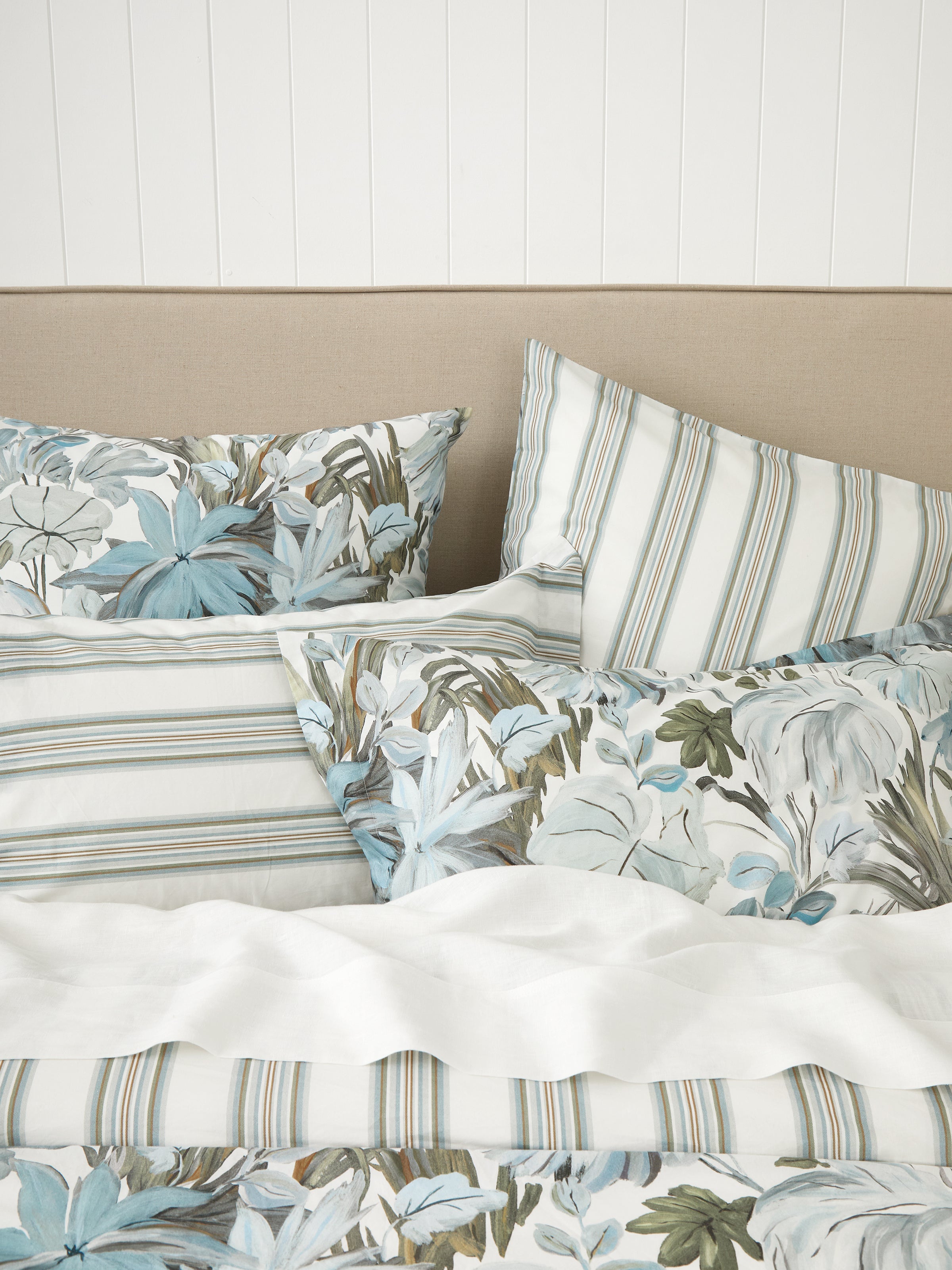 Calypso Bay Duvet Cover Set | Multi-2