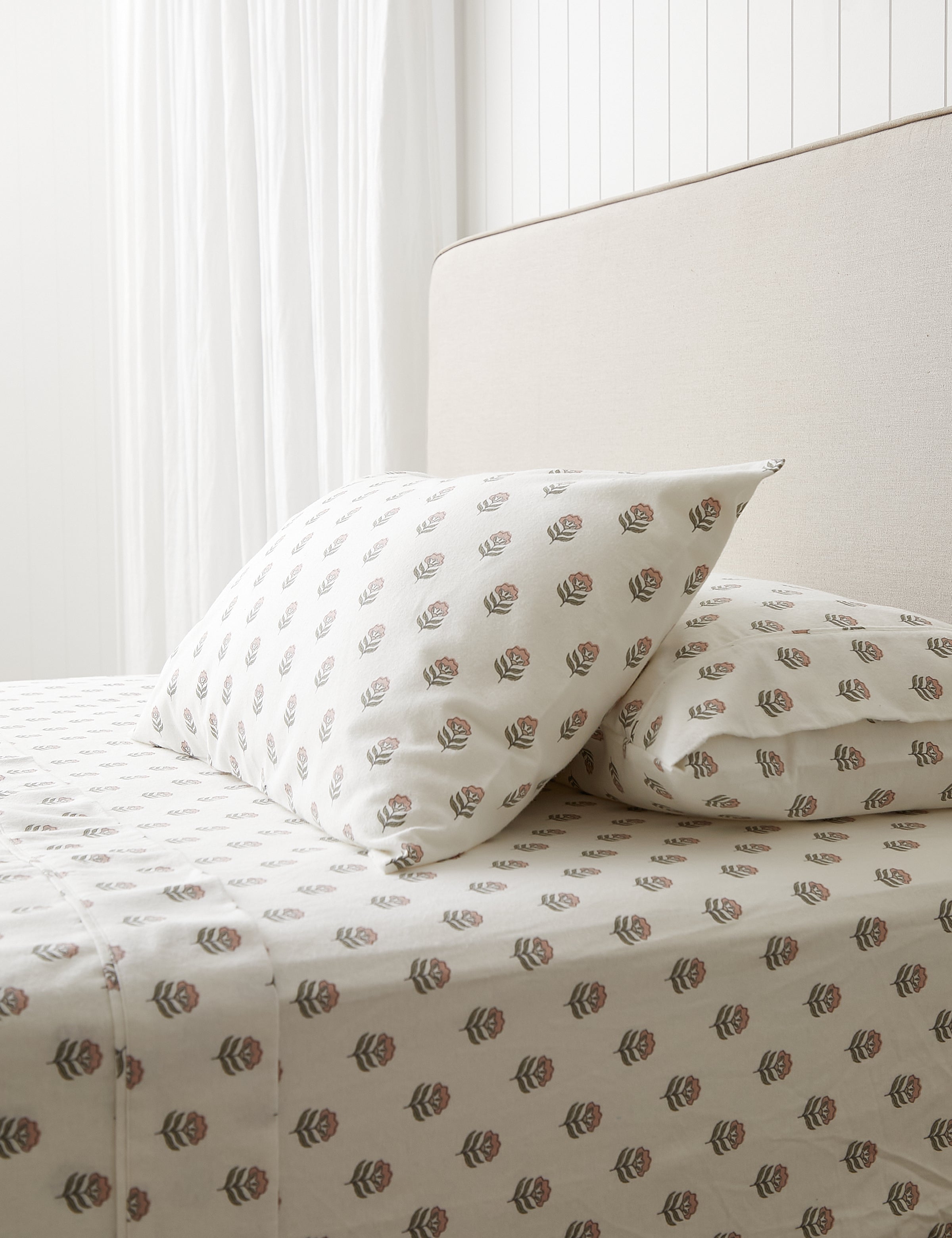 Cardrona Flannel Sheet Set | Floral-1