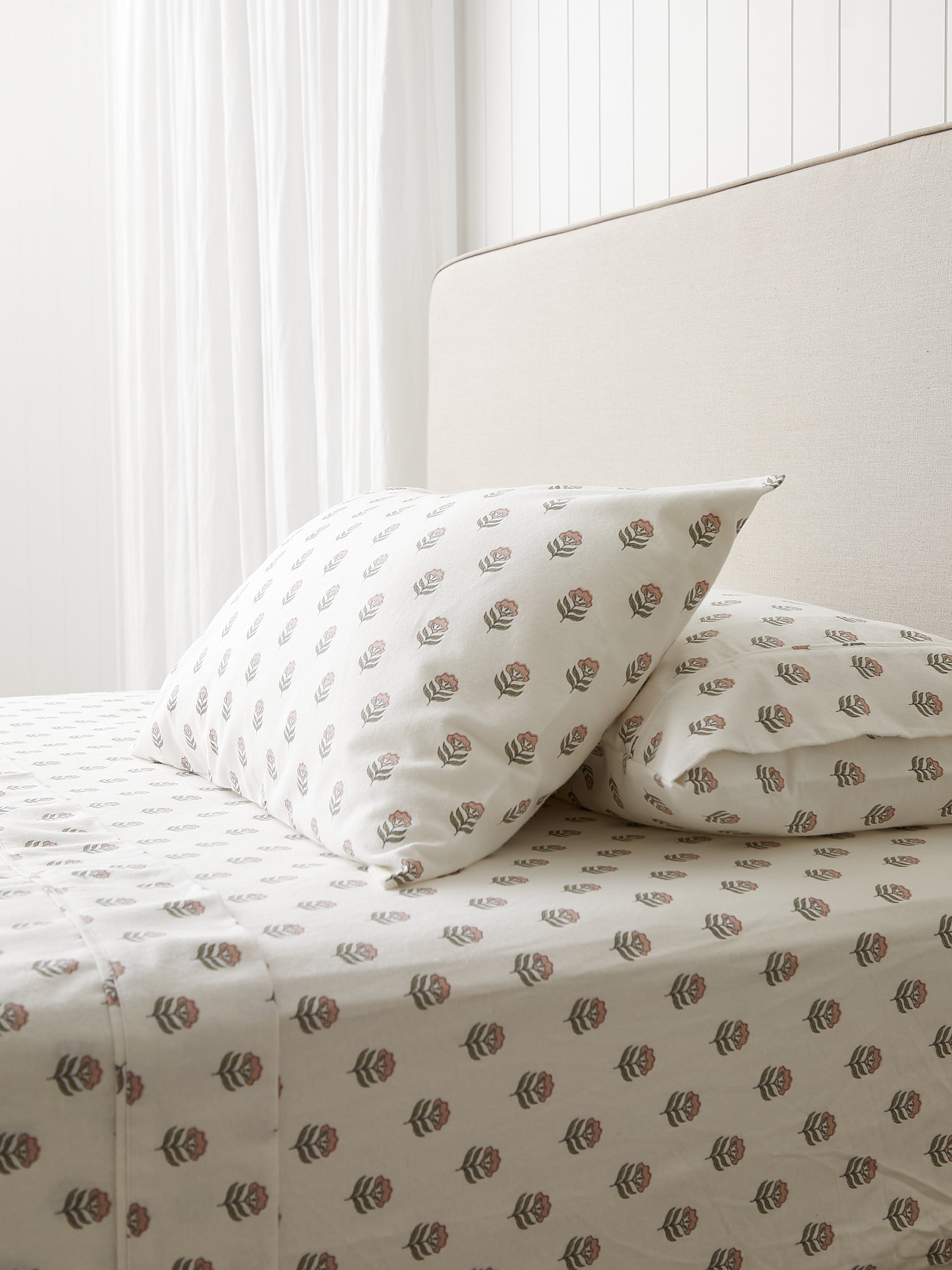 Cardrona Flannel Sheet Set | Floral-1