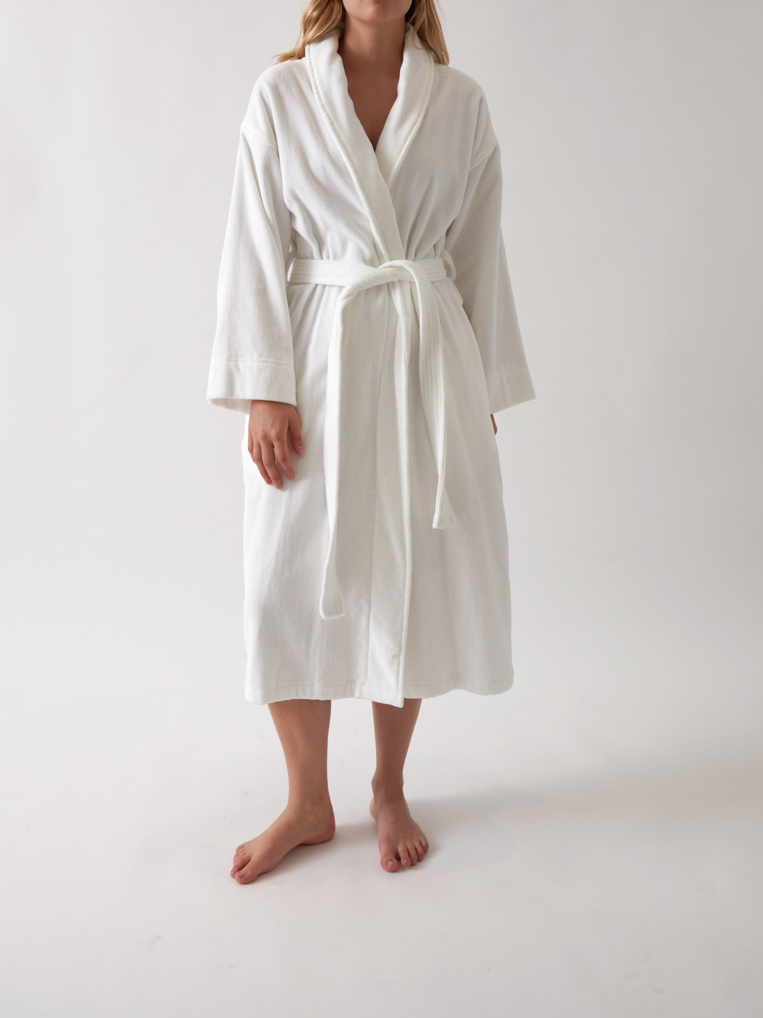 Carter Robe in White | Wallace Cotton