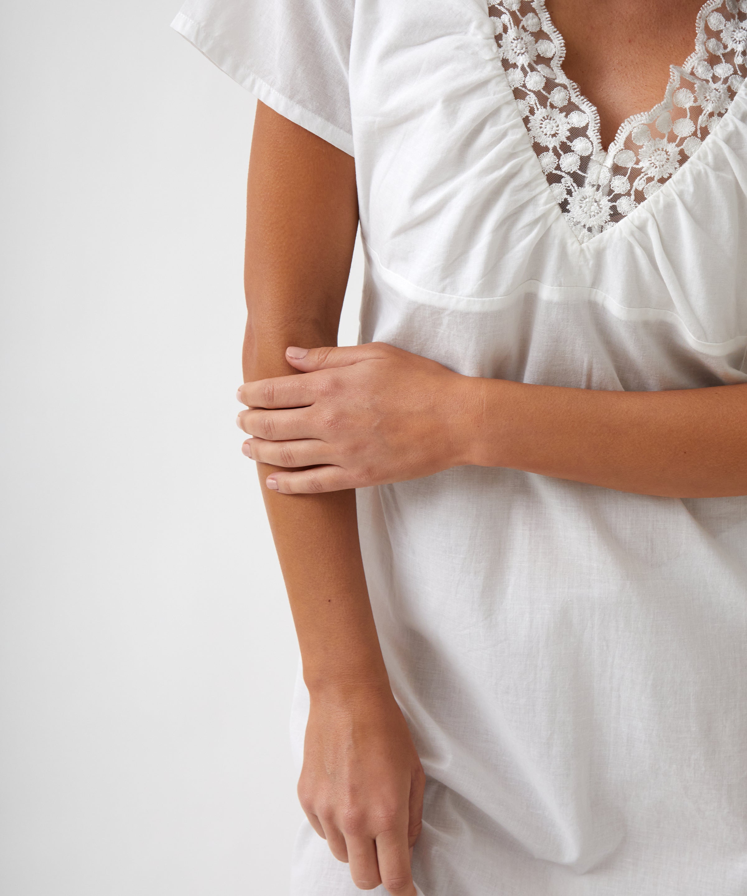 Colette Cap Sleeve Nightie | White-2