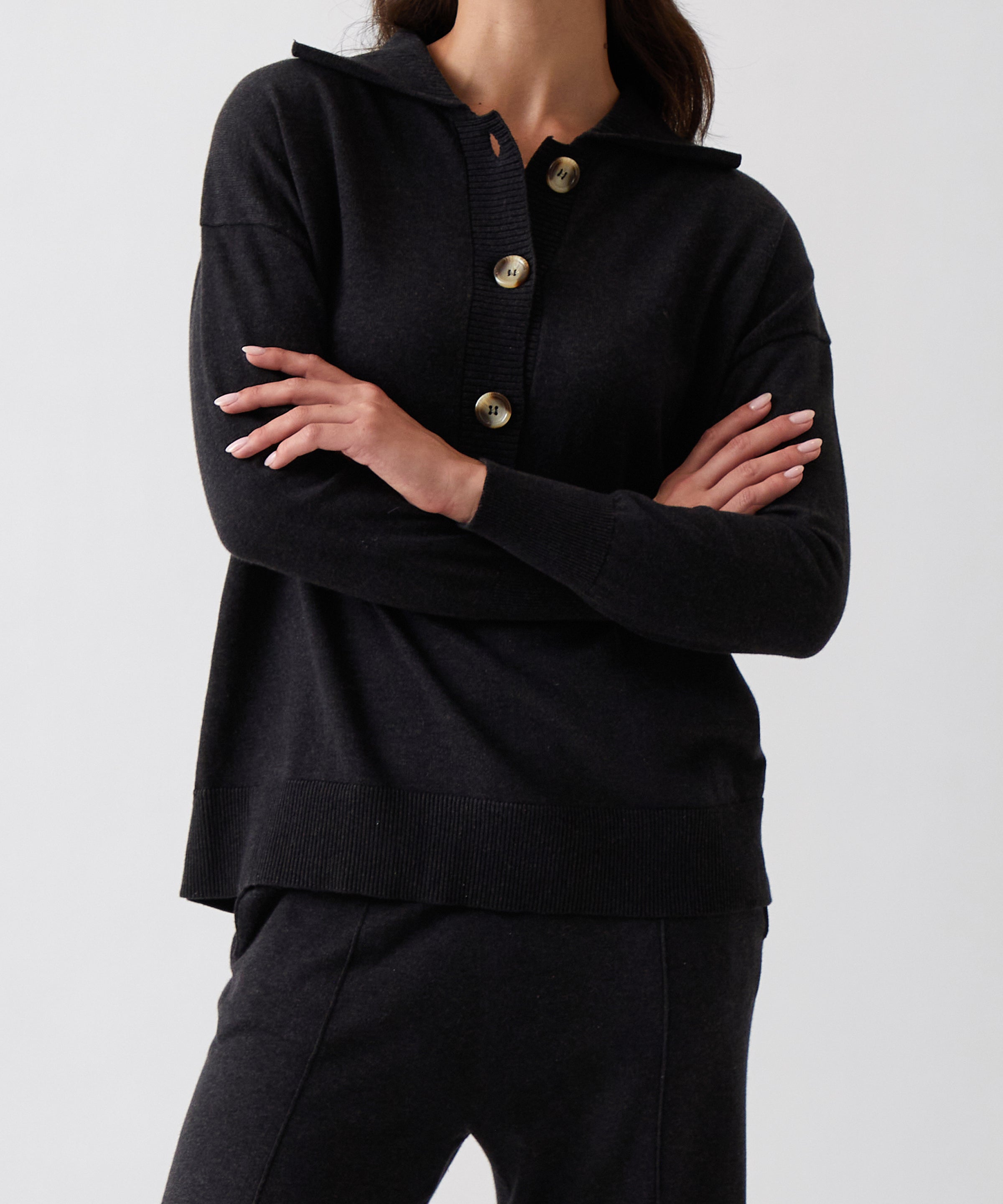 Cotton Cashmere Collared Jumper | Black-1