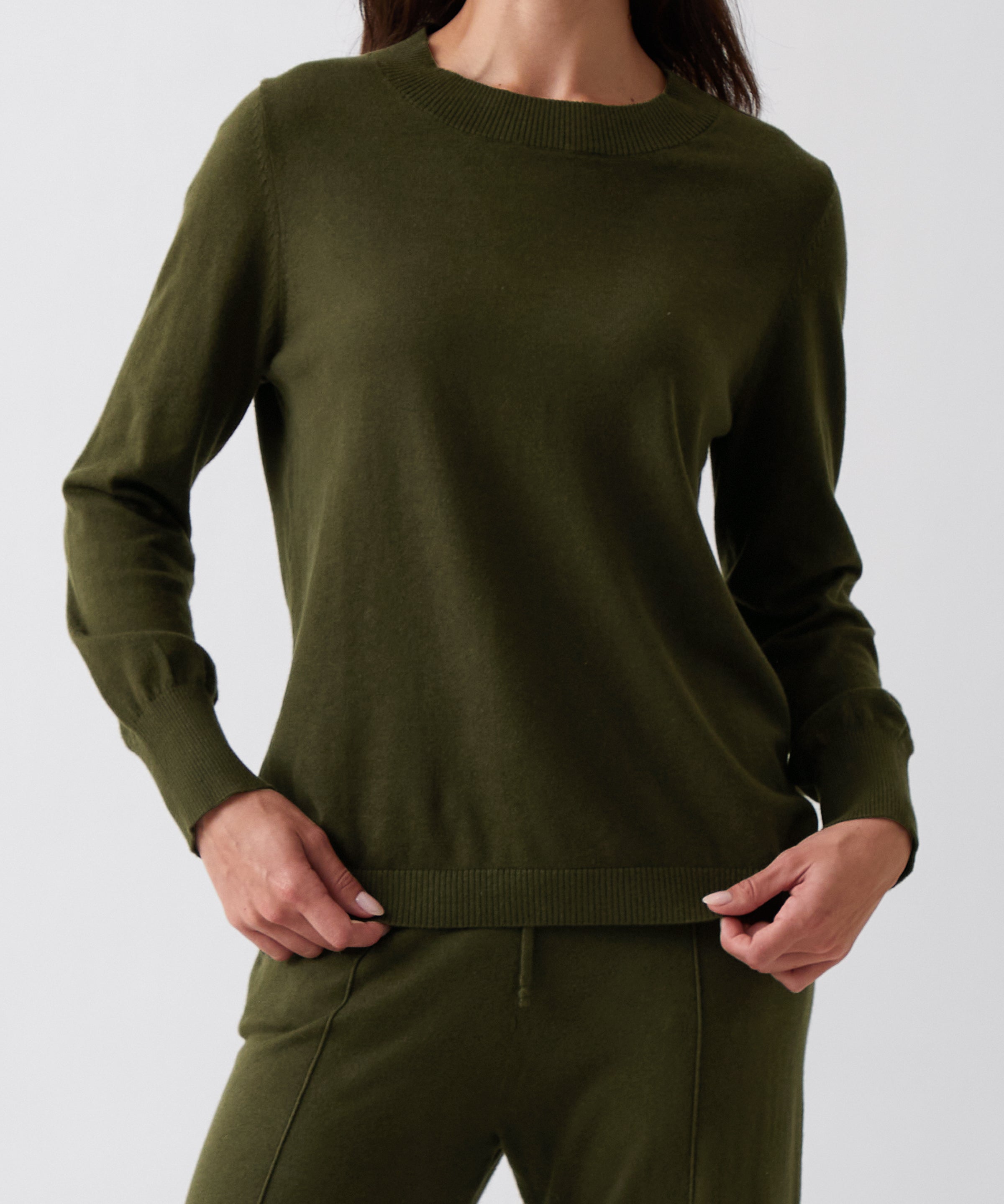 Cotton Cashmere Crew Jumper | Olive-1