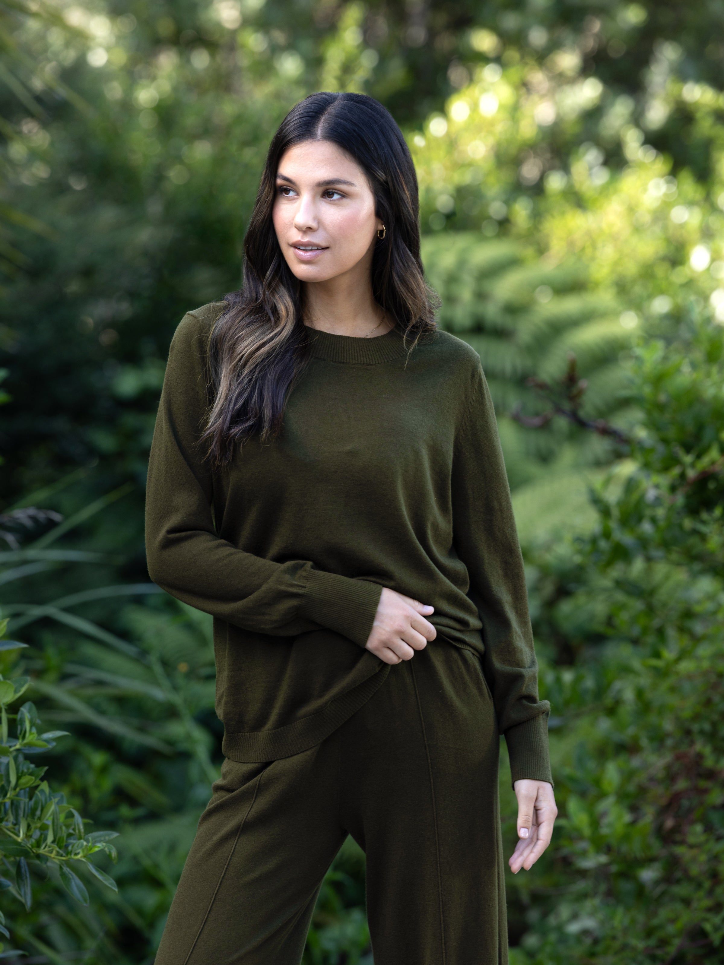 Cotton Cashmere Crew Jumper | Olive-3