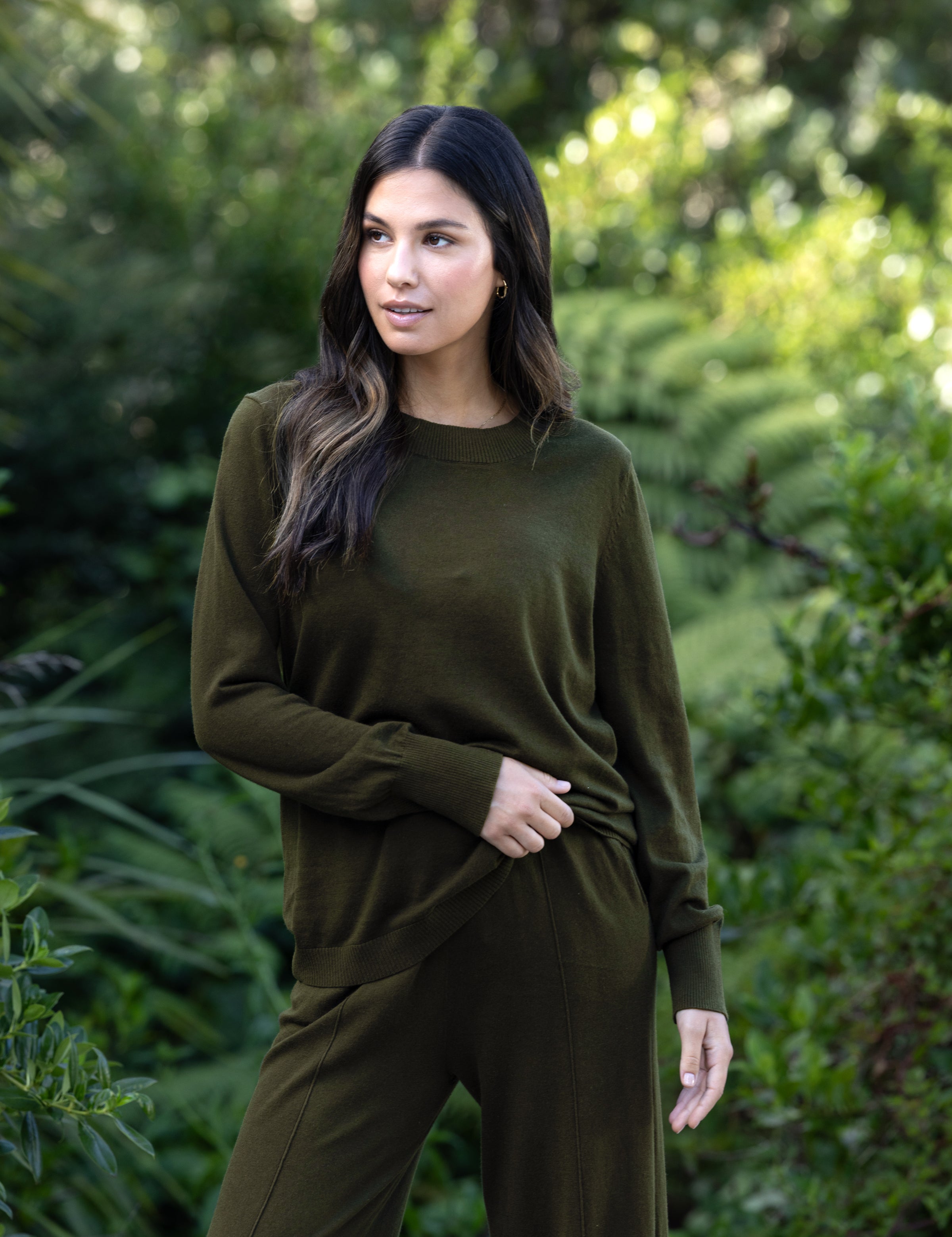 Cotton Cashmere Crew Jumper | Olive-3