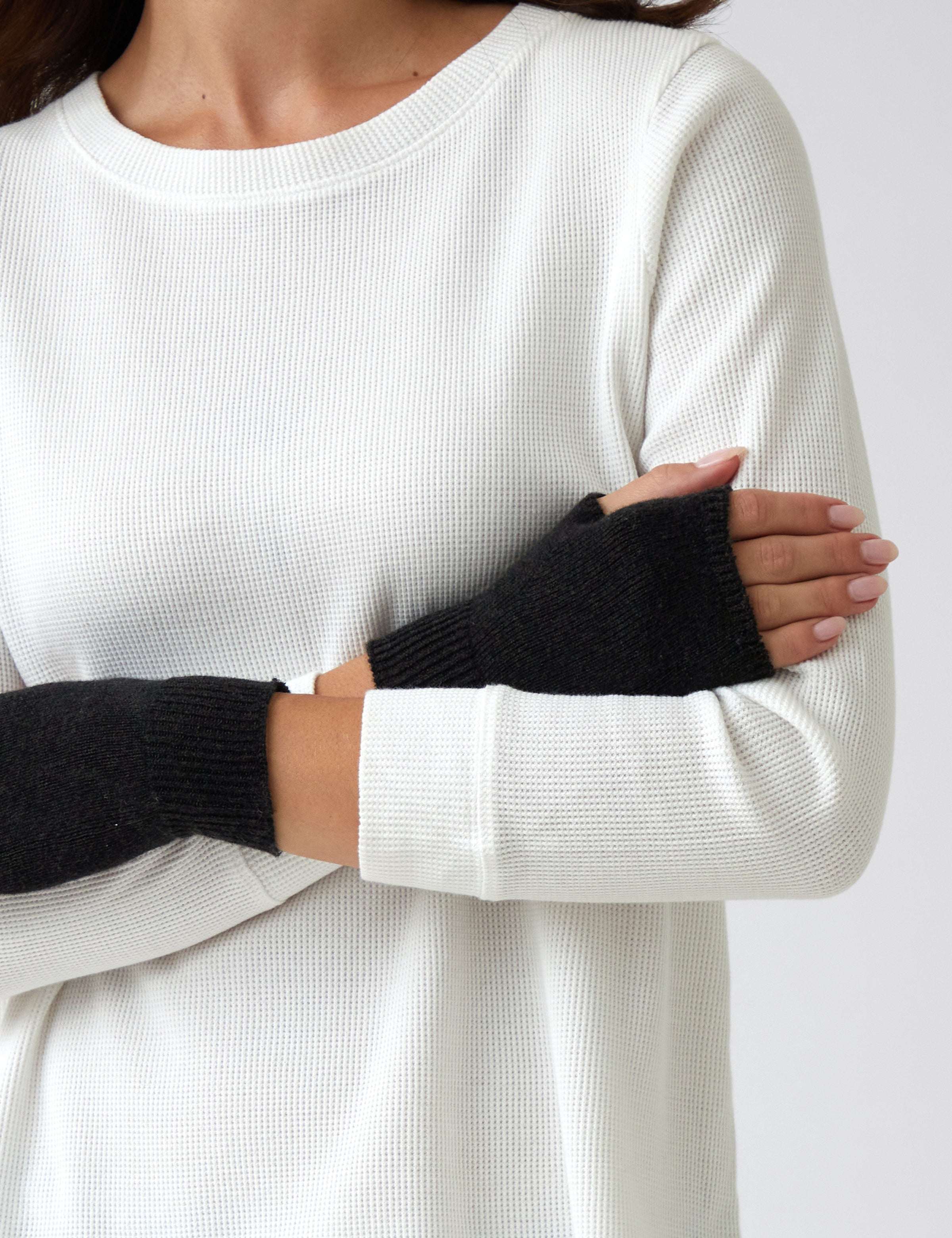 Cotton Cashmere Hand Warmers | Black-2