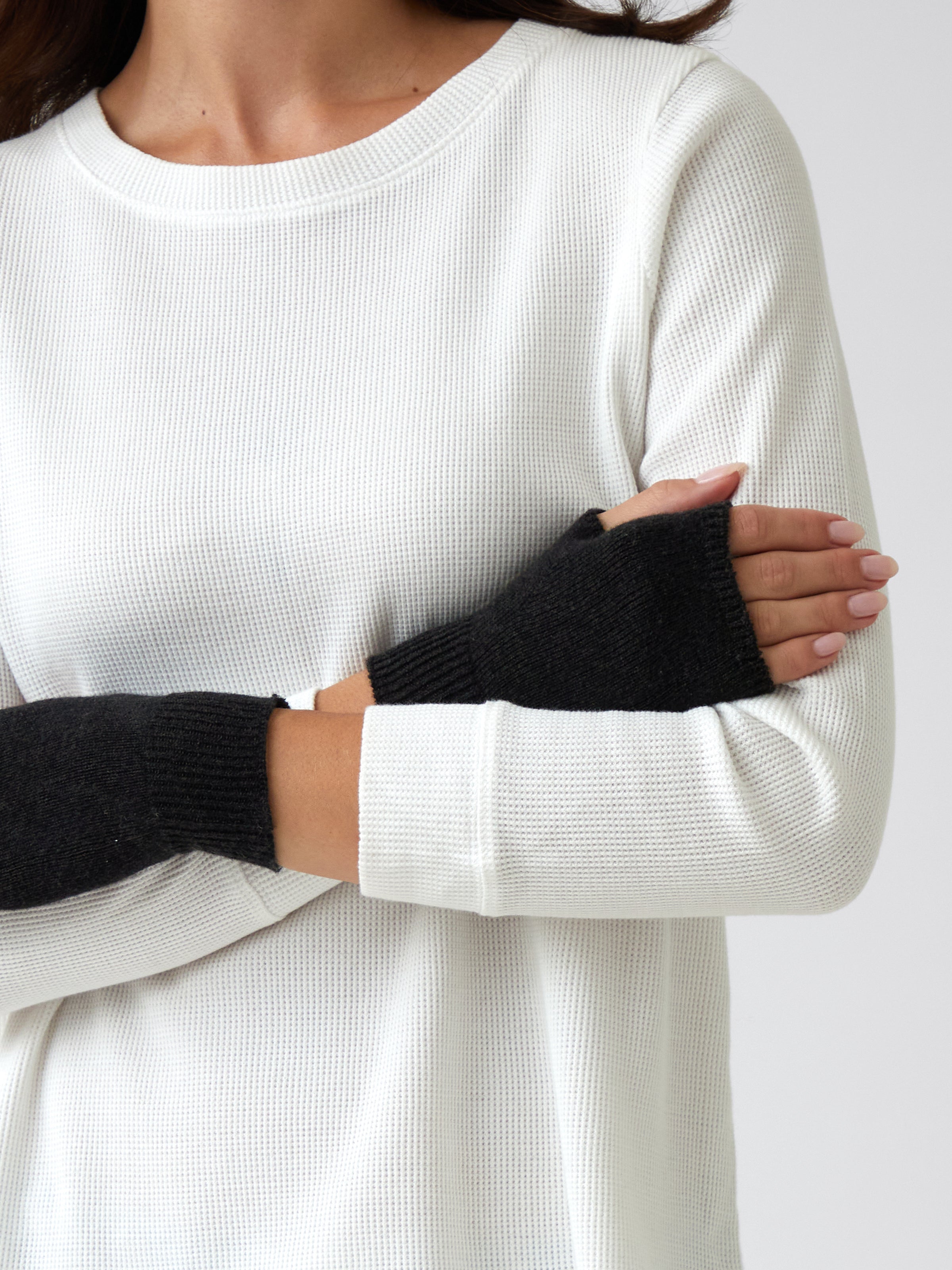 Cotton Cashmere Hand Warmers | Black-2