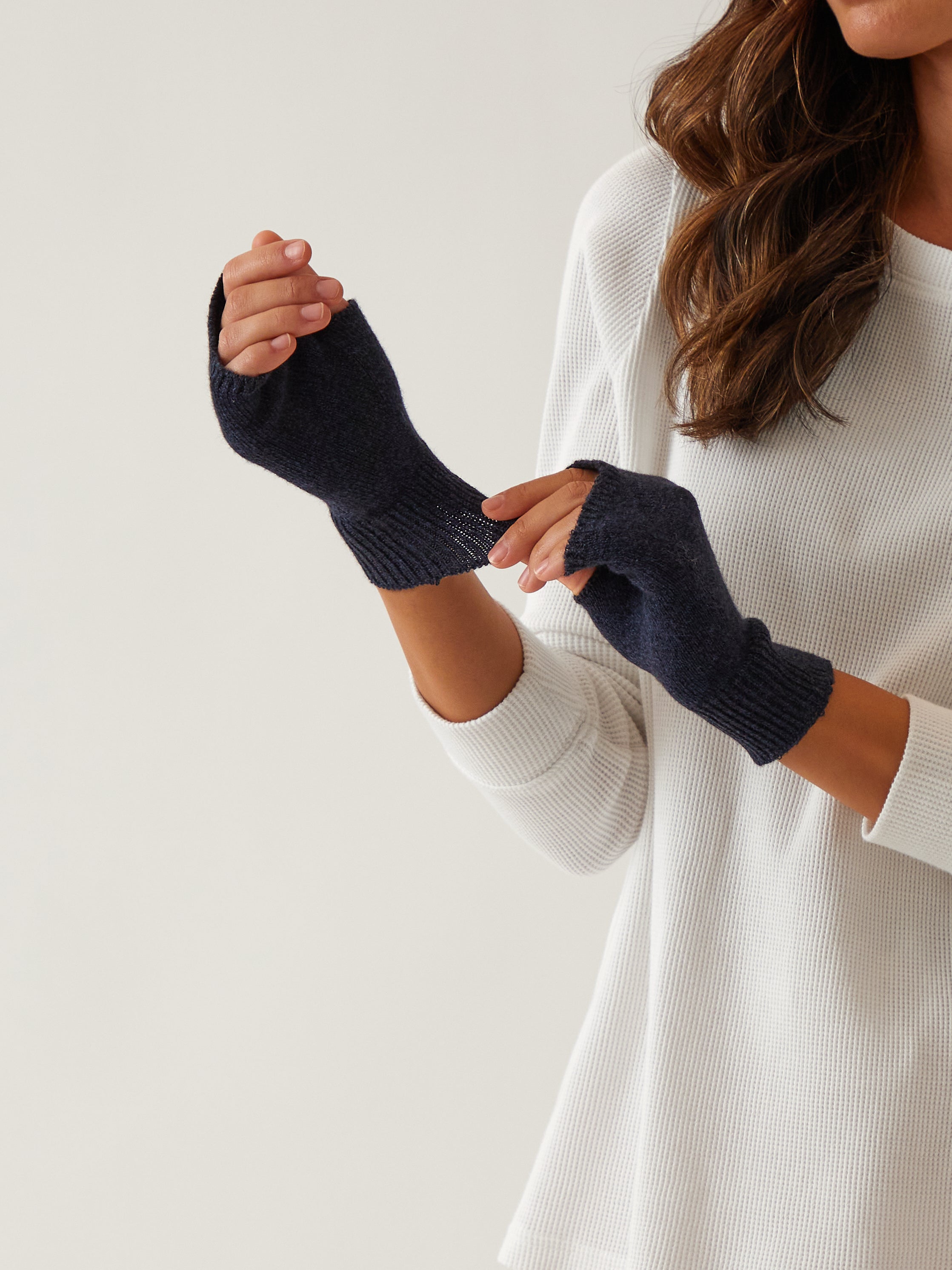 Cotton Cashmere Hand Warmers | Navy-3
