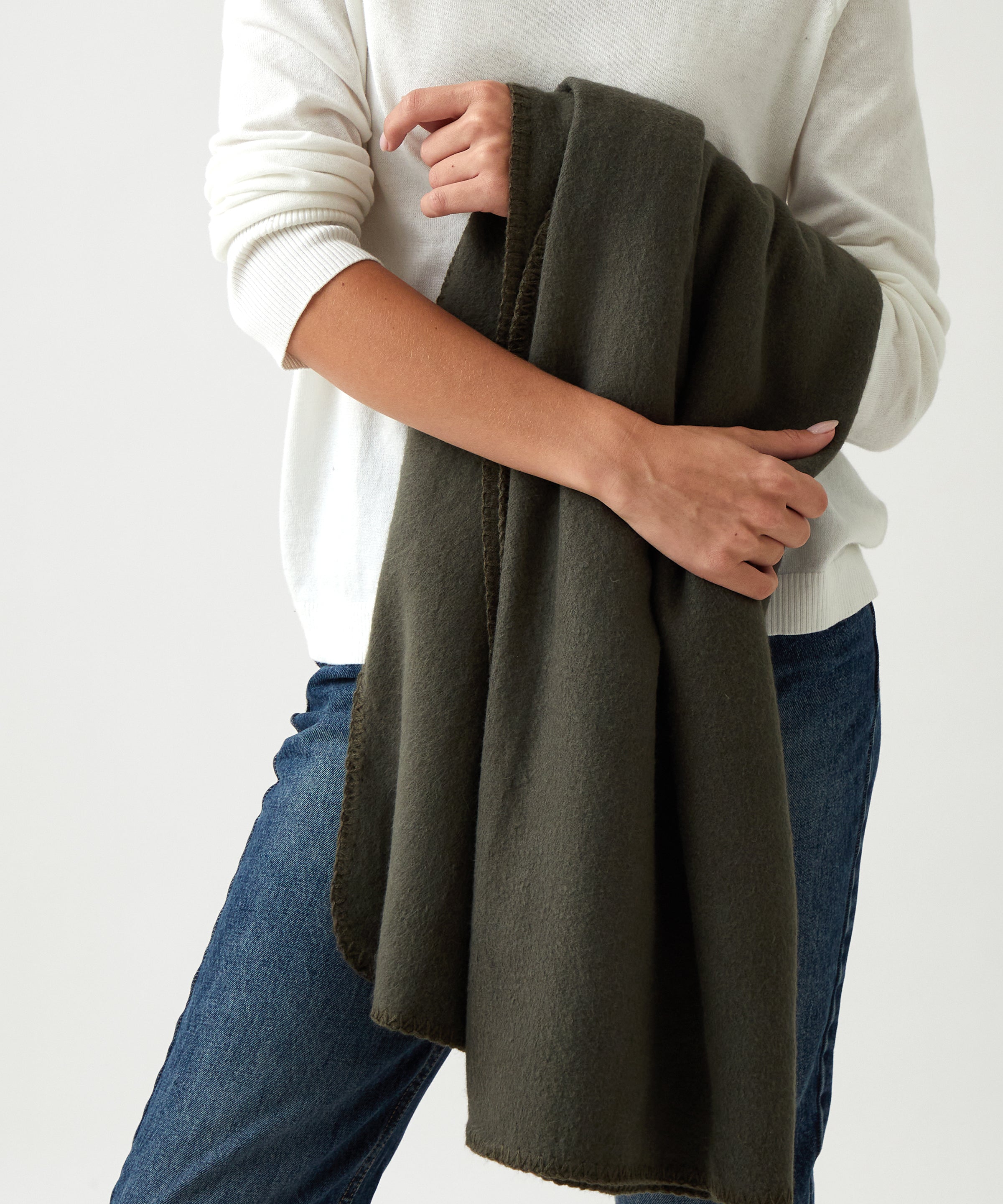 Featherston Cotton Cashmere Throw | Moss-2