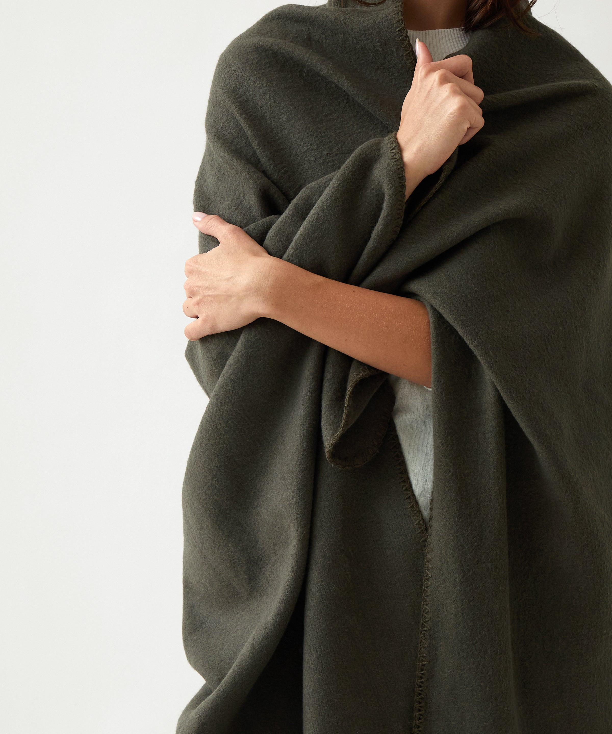 Featherston Cotton Cashmere Throw | Moss-3