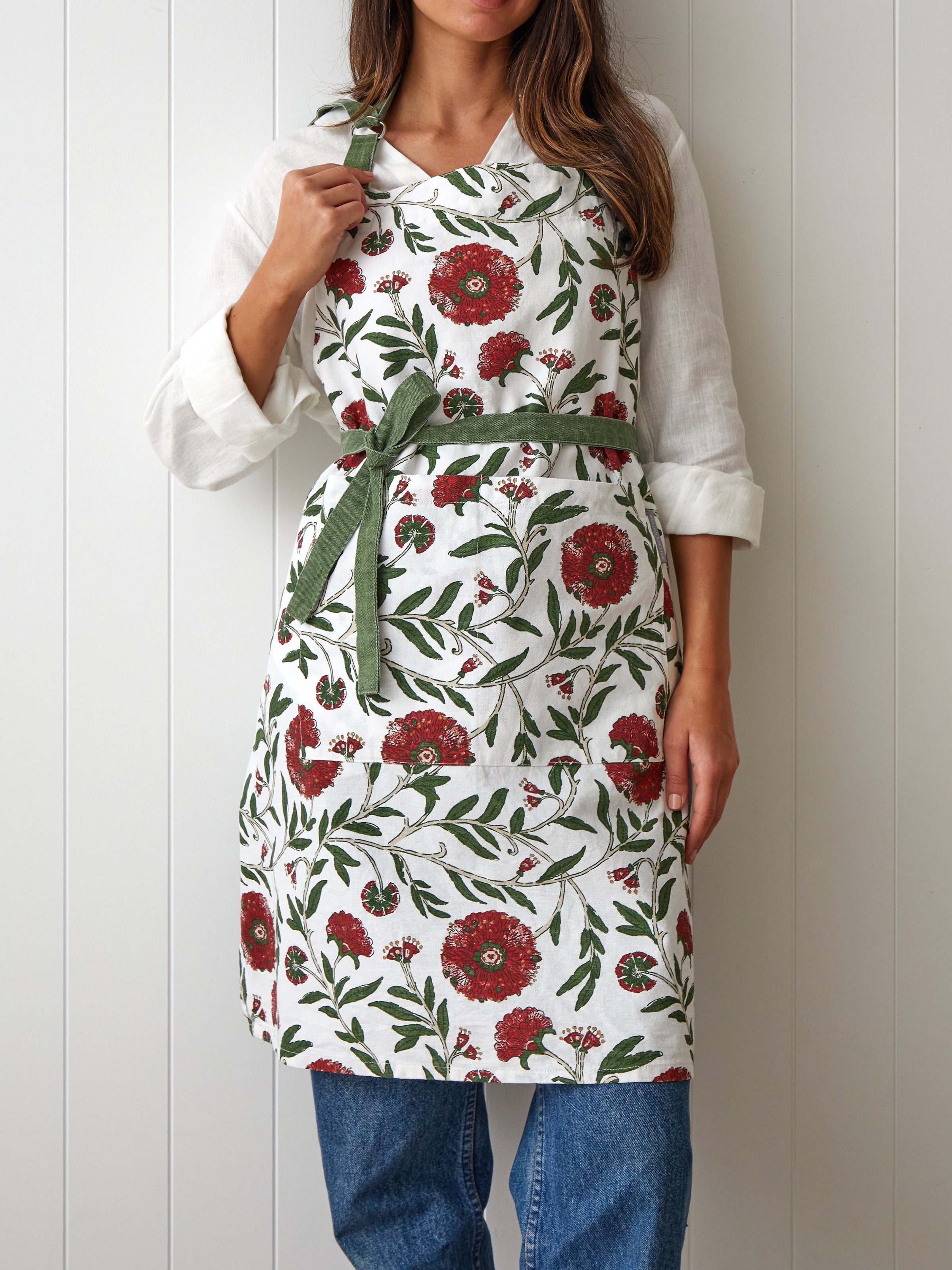 Festive Flora Everyday Apron | Floral-1