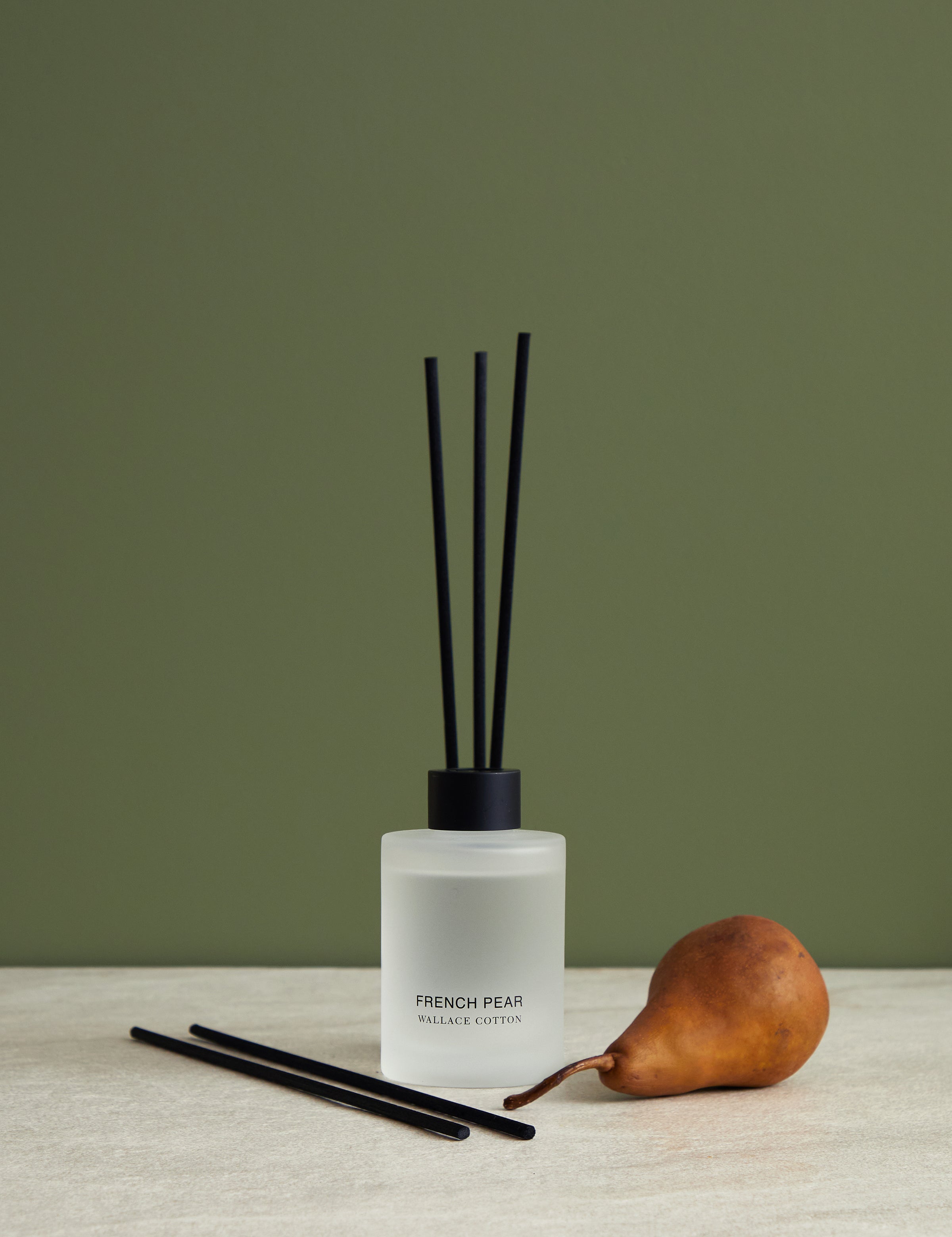 French Pear Diffuser 120ml | White-1