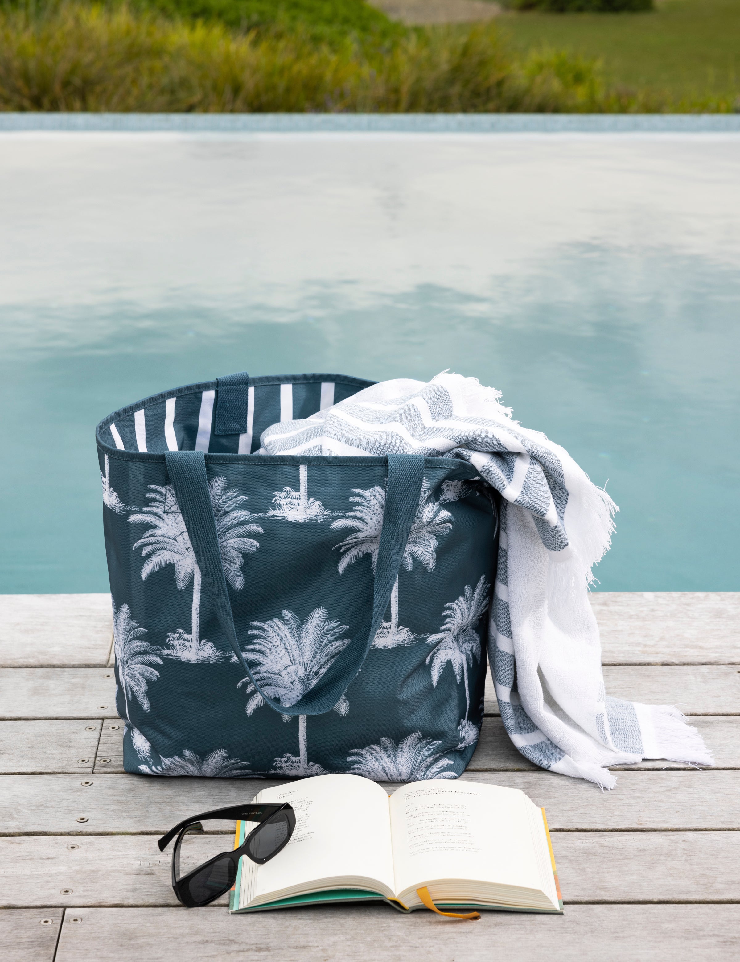 Island Bay Beach Bag | Palm Tree-2