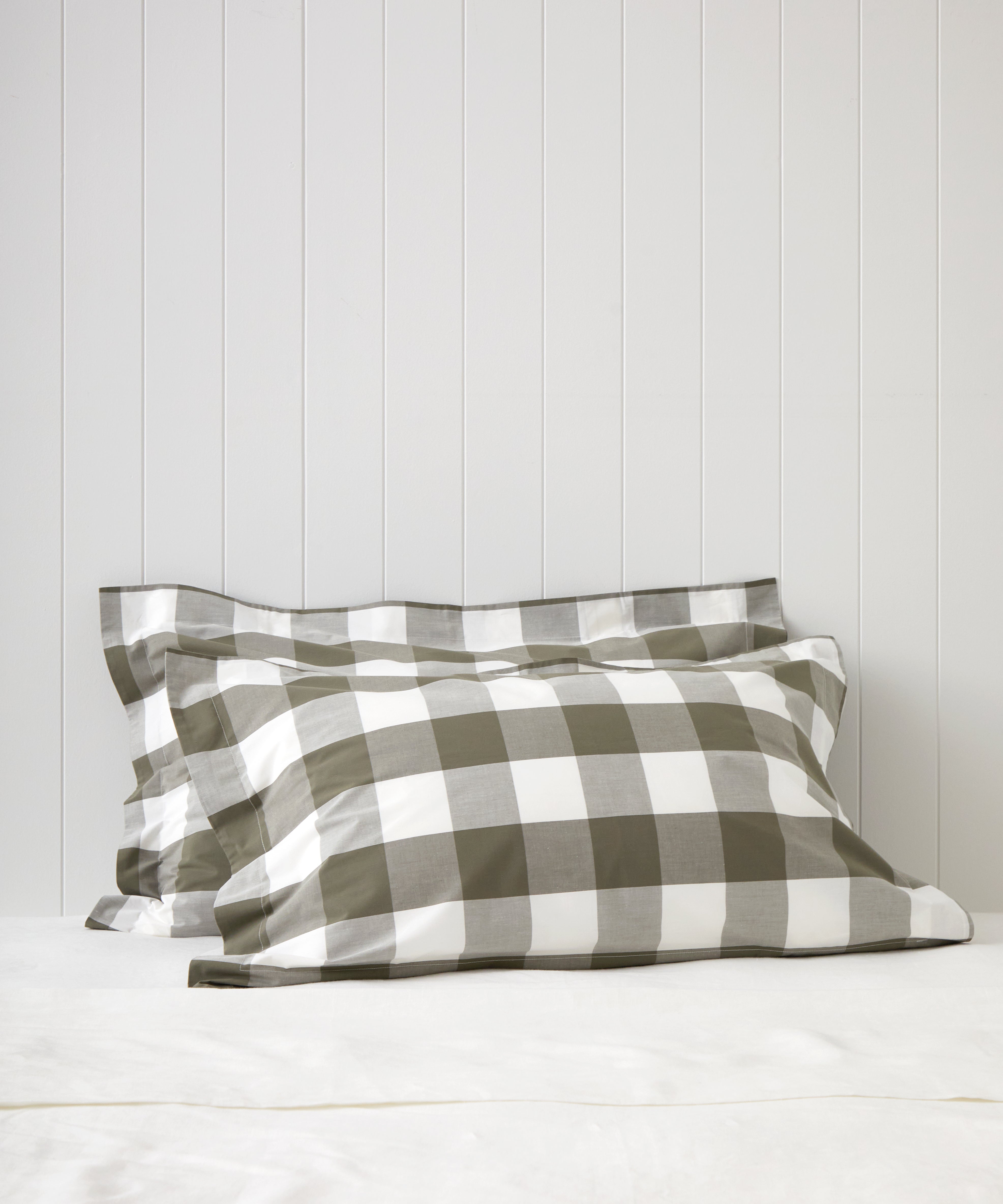 Kawakawa Oxford Pillowcase Set | Olive Gingham-1