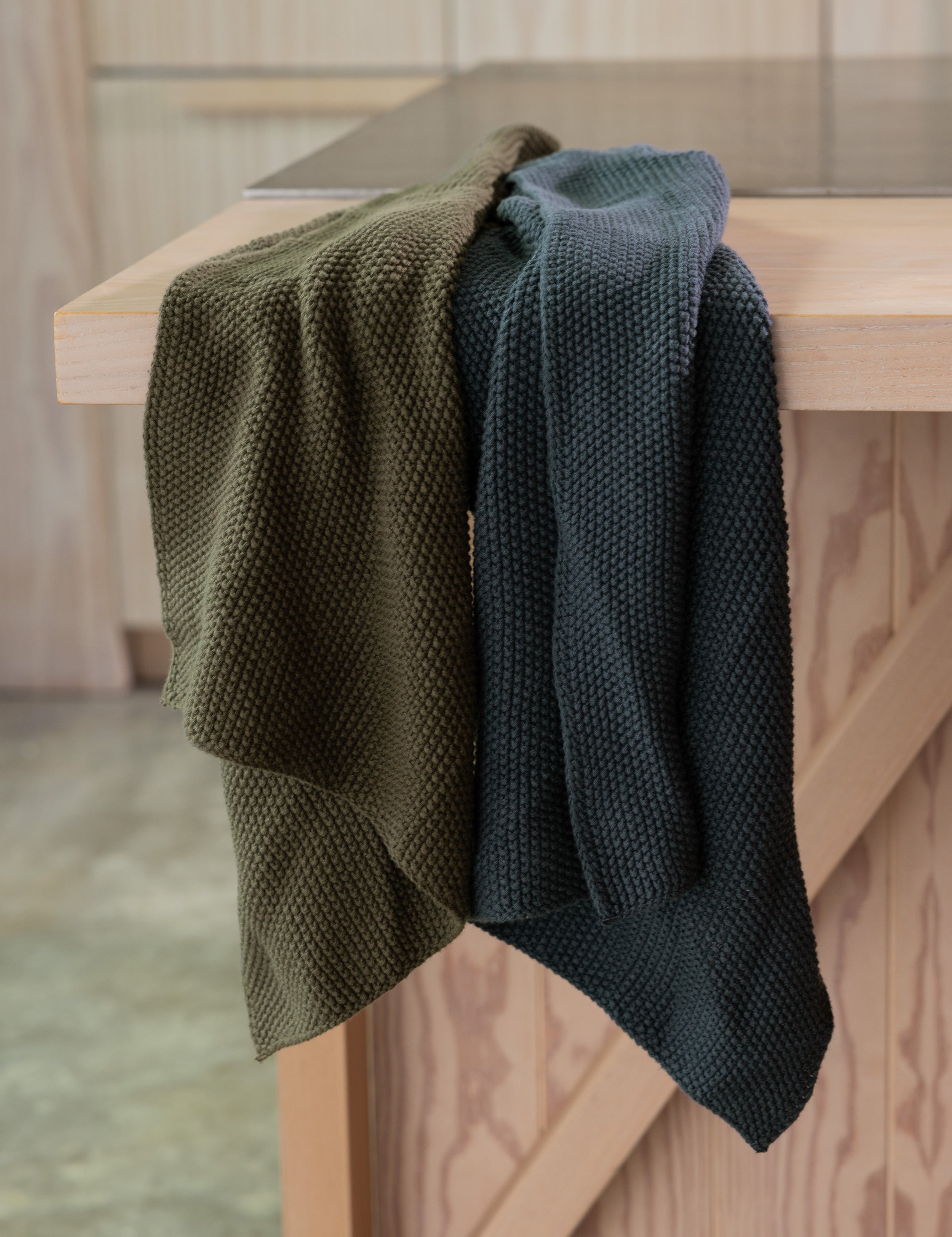 Kew Hand Towel | Olive-3