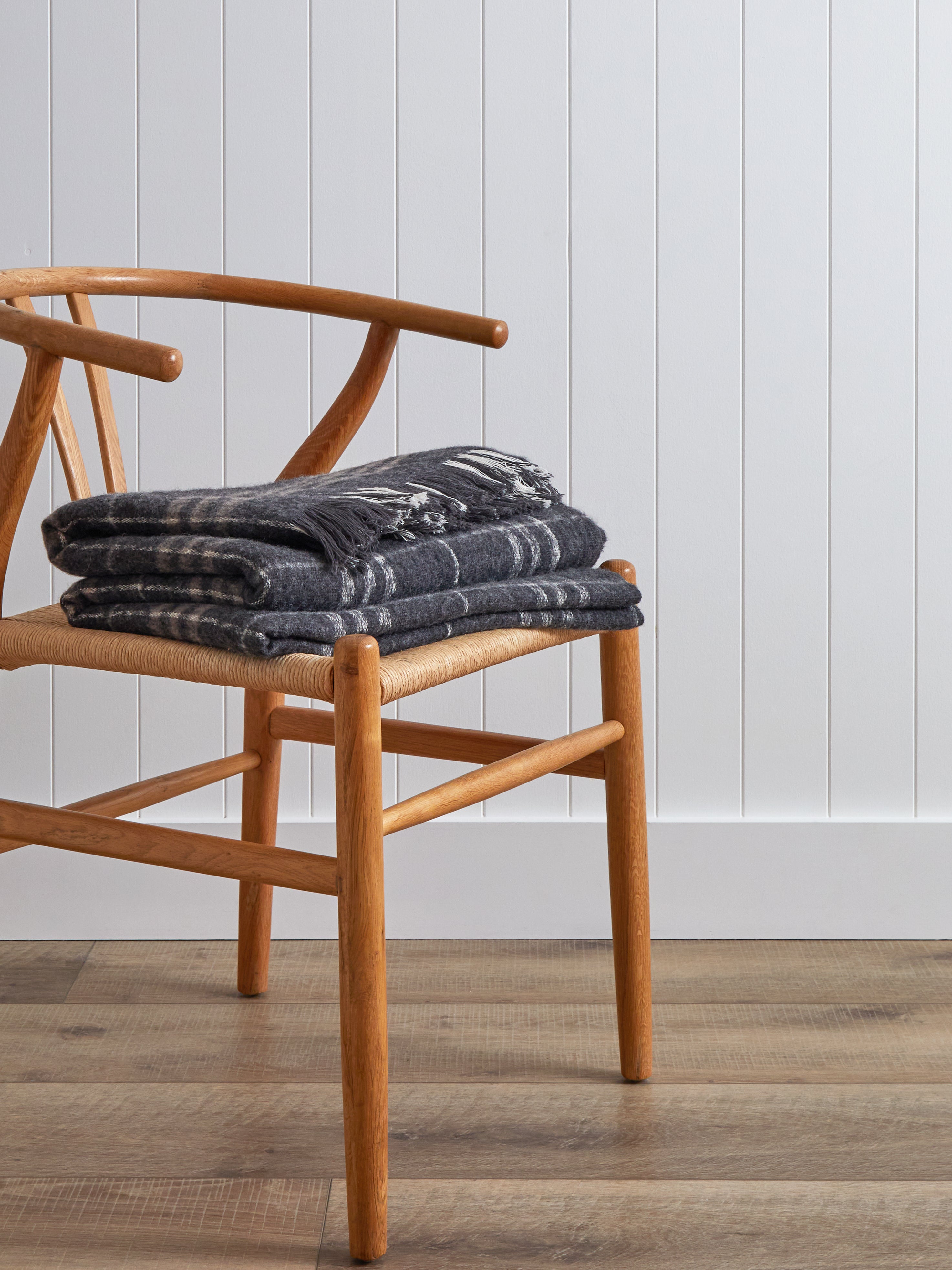 Kingston Woollen Blanket | Charcoal Check-1
