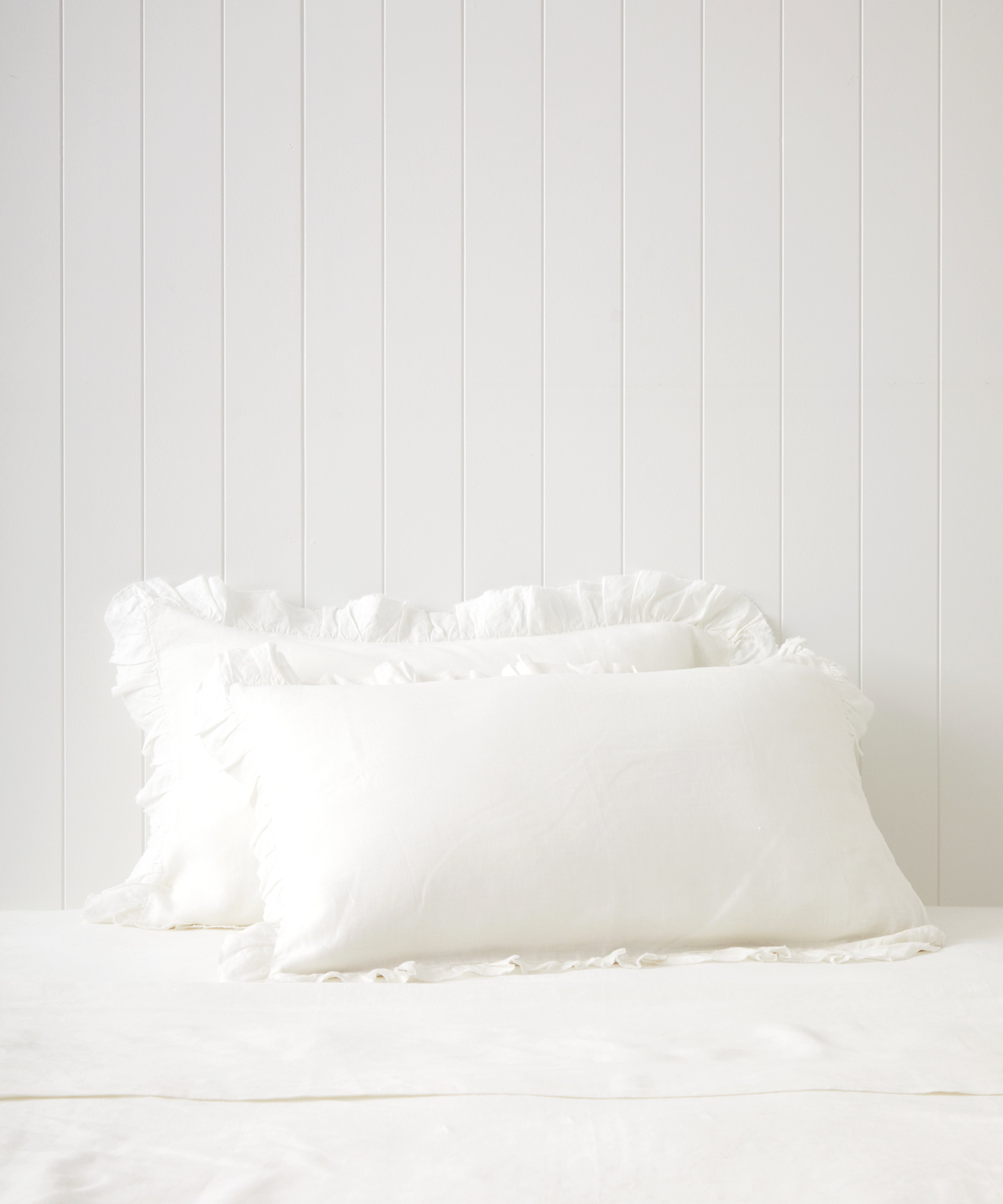 Loft Linen Frill Pillowcase Set | White-1