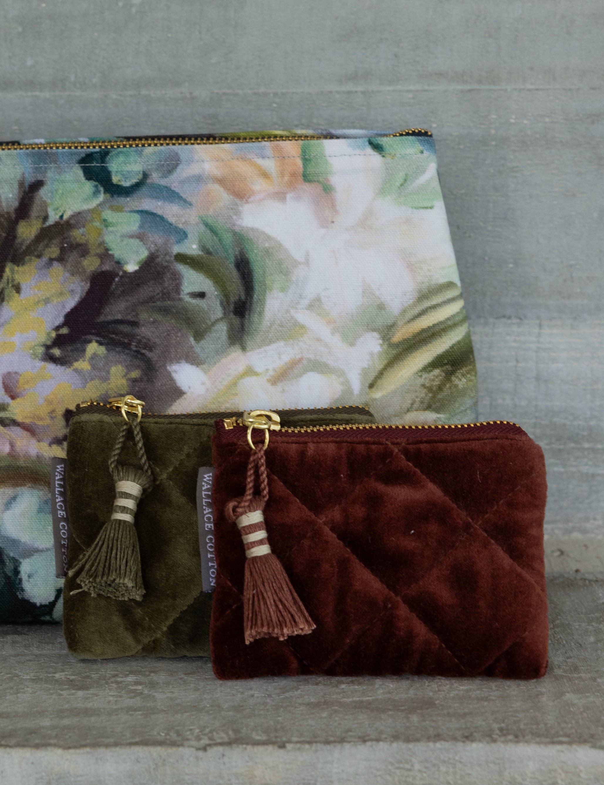 Maison Velvet Pouch | Olive-2