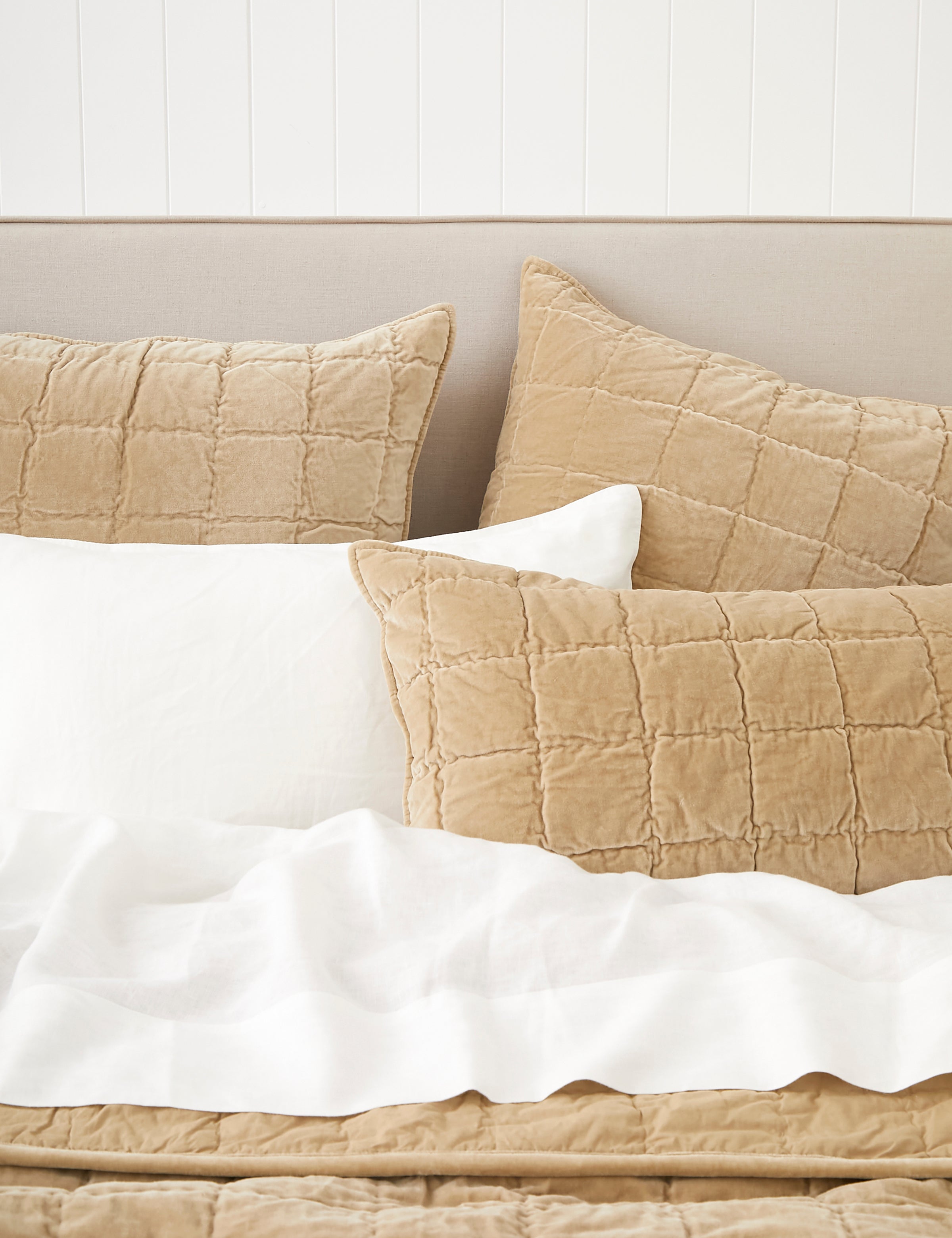 Maison Velvet Quilt | Caramel-2