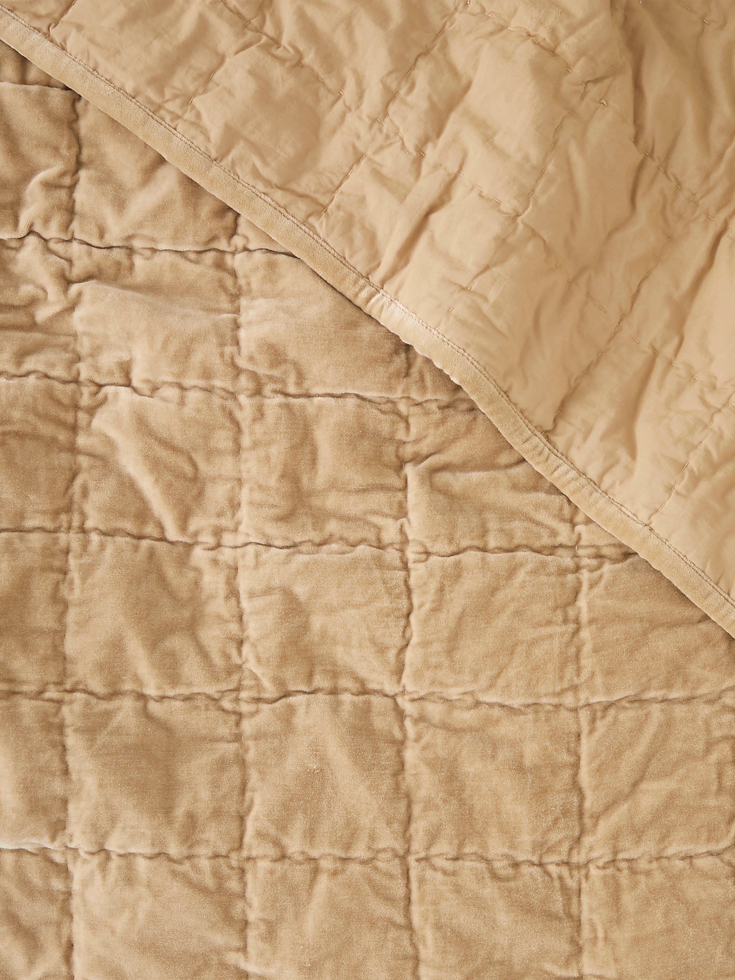 Maison Velvet Quilt | Caramel-4
