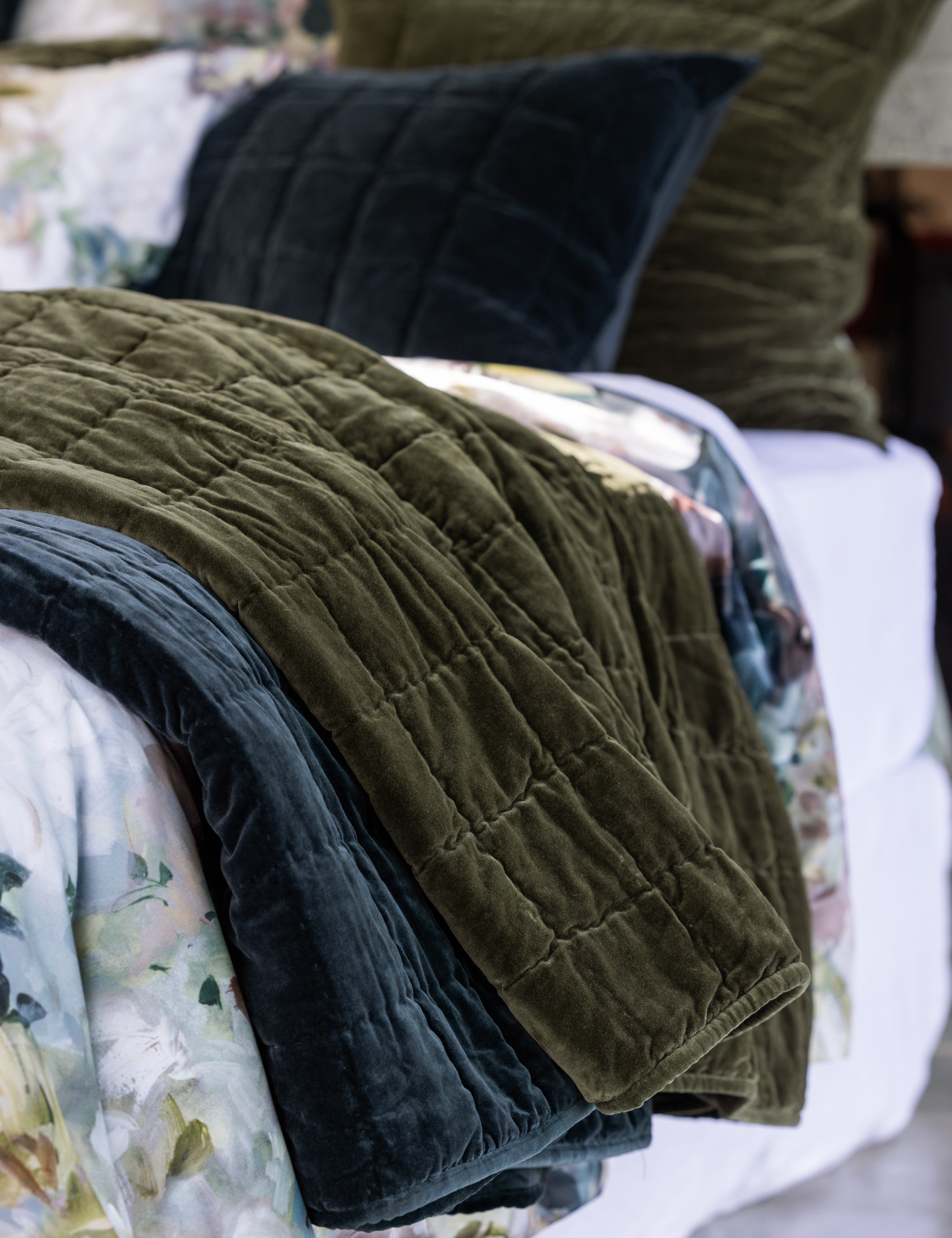 Maison Velvet Quilt | Olive-5