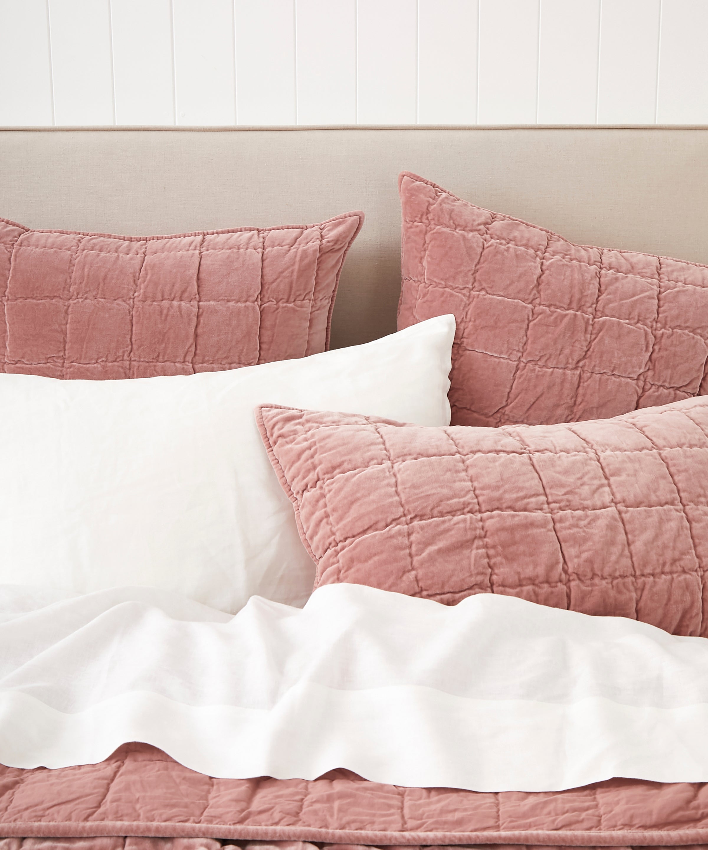 Maison Velvet Quilt | Rose-2