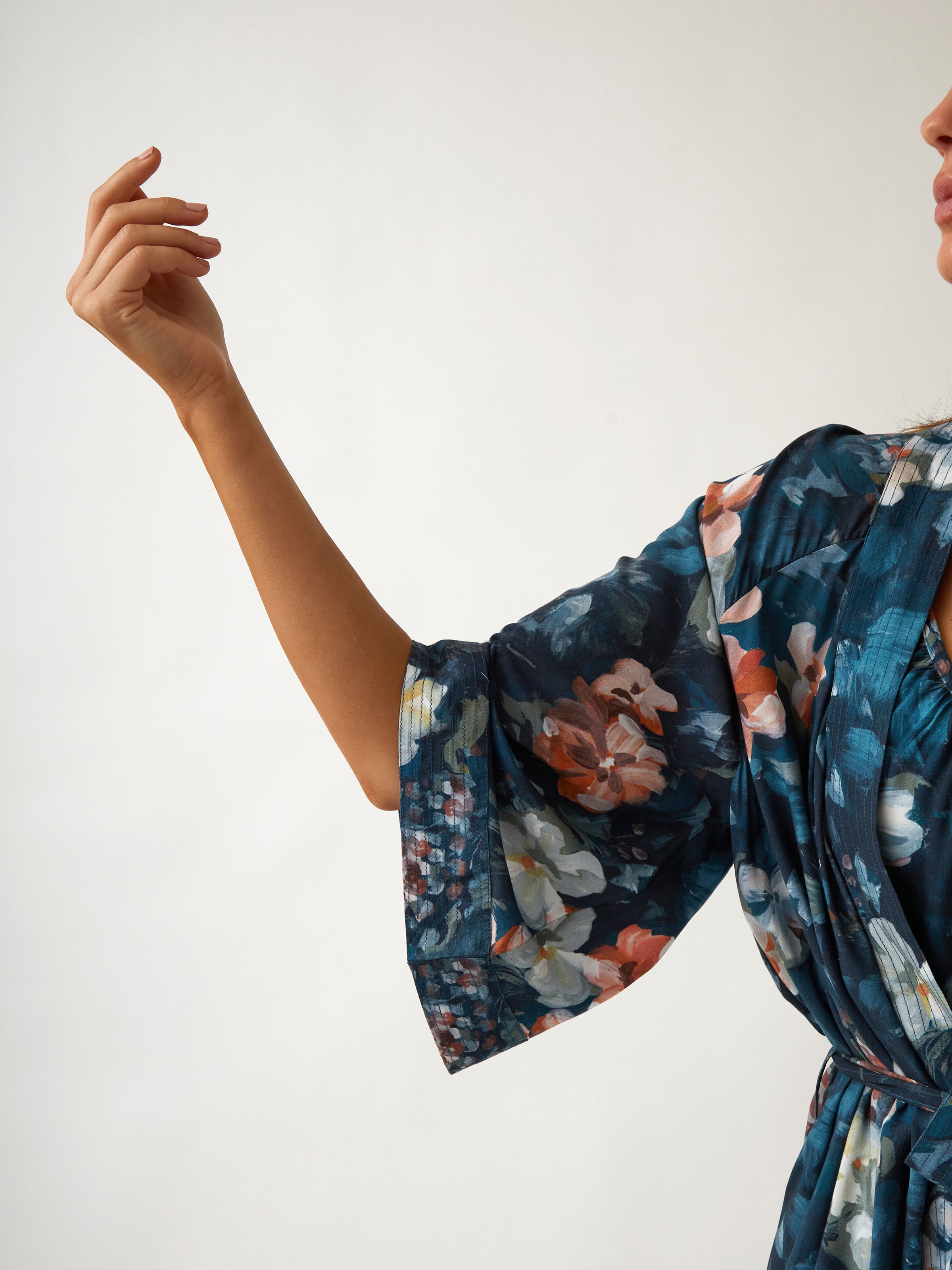 Maud Sherwood Robe | Navy Floral-5