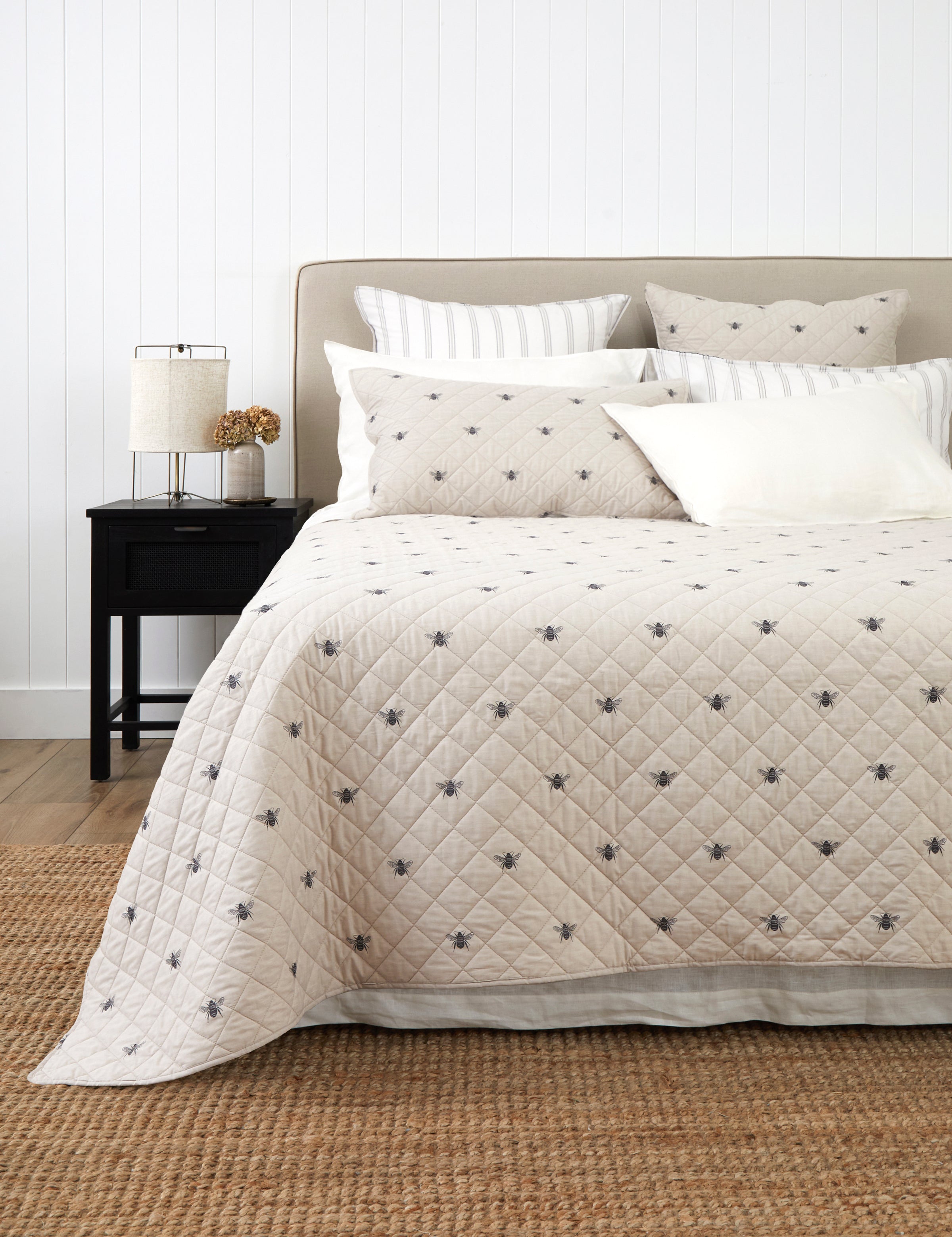 Meant to Bee Quilt | Natural-1