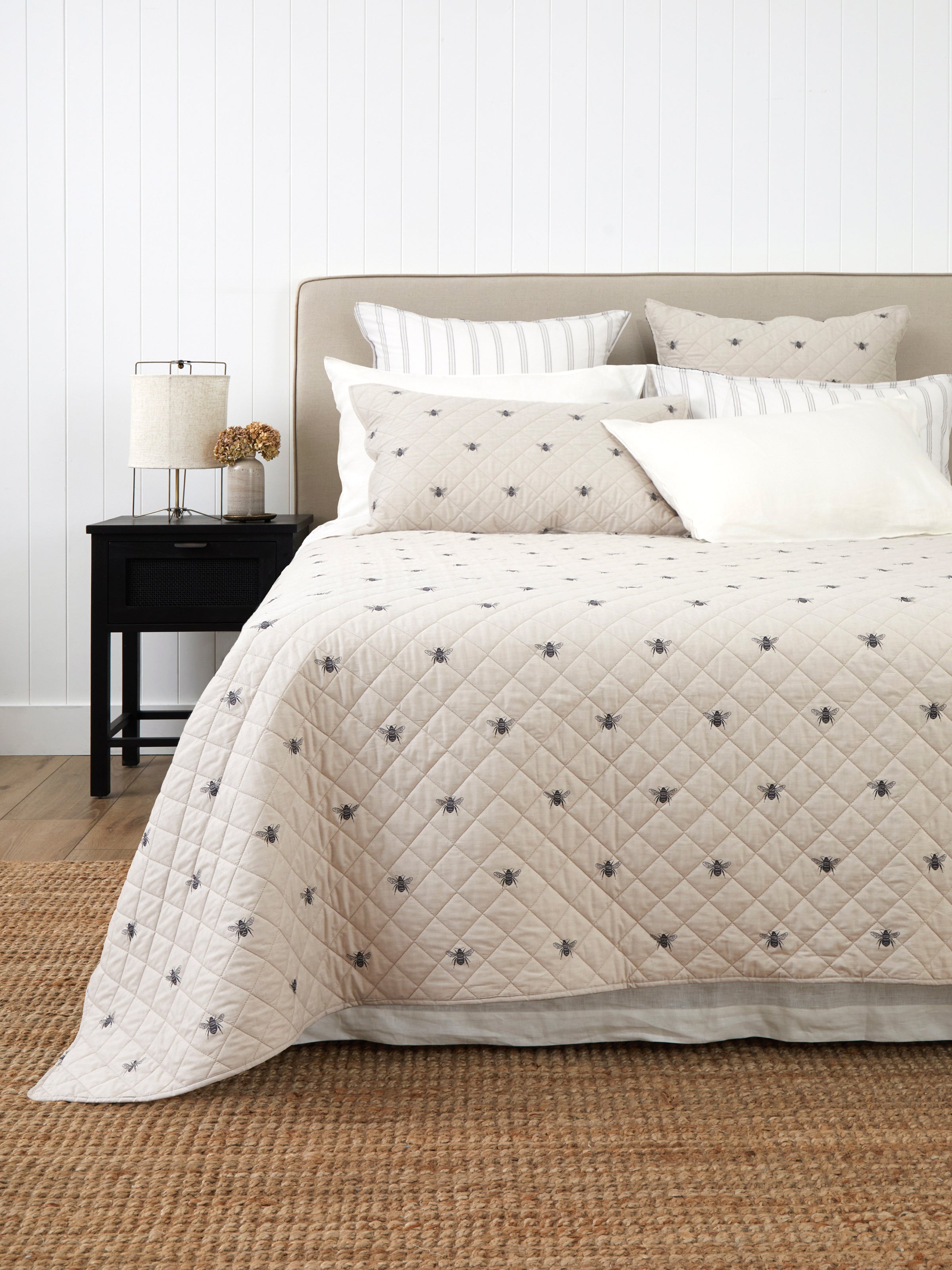Meant to Bee Quilt | Natural-1