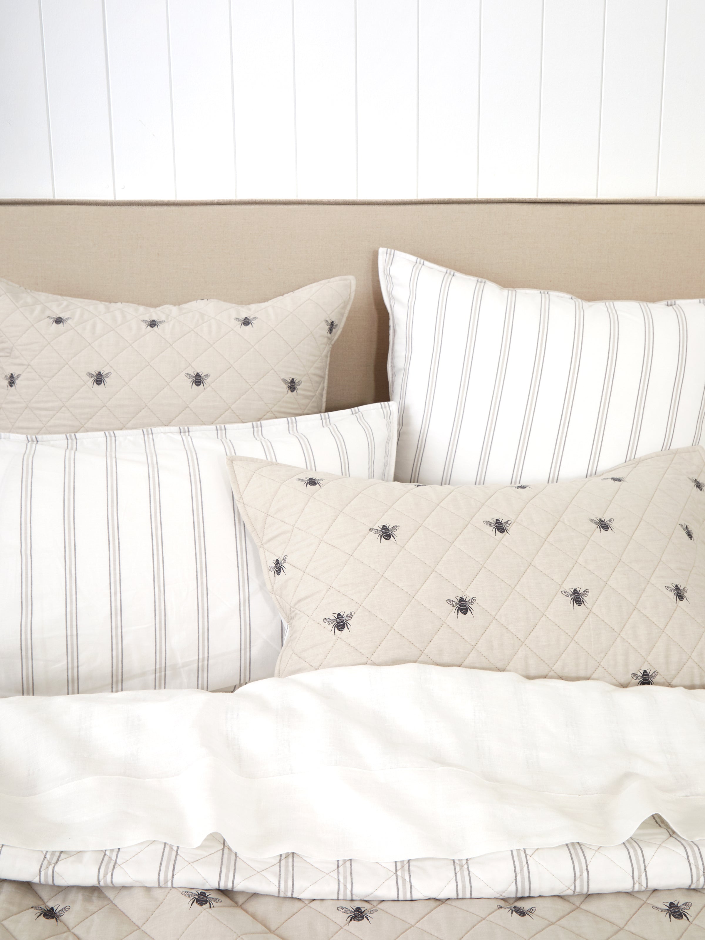 Meant to Bee Quilt | Natural-2