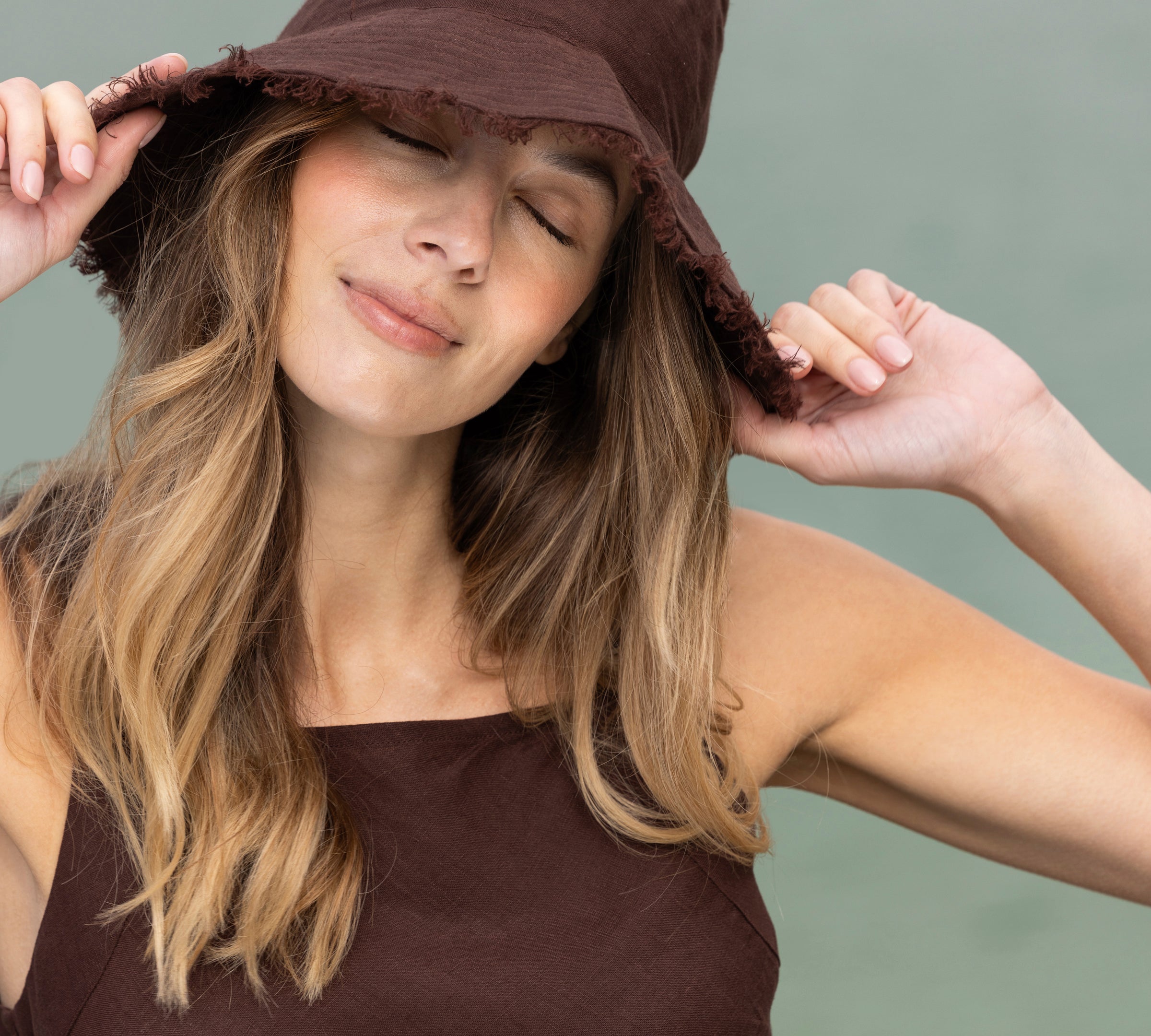 Monaco Linen Hat | Chocolate-3