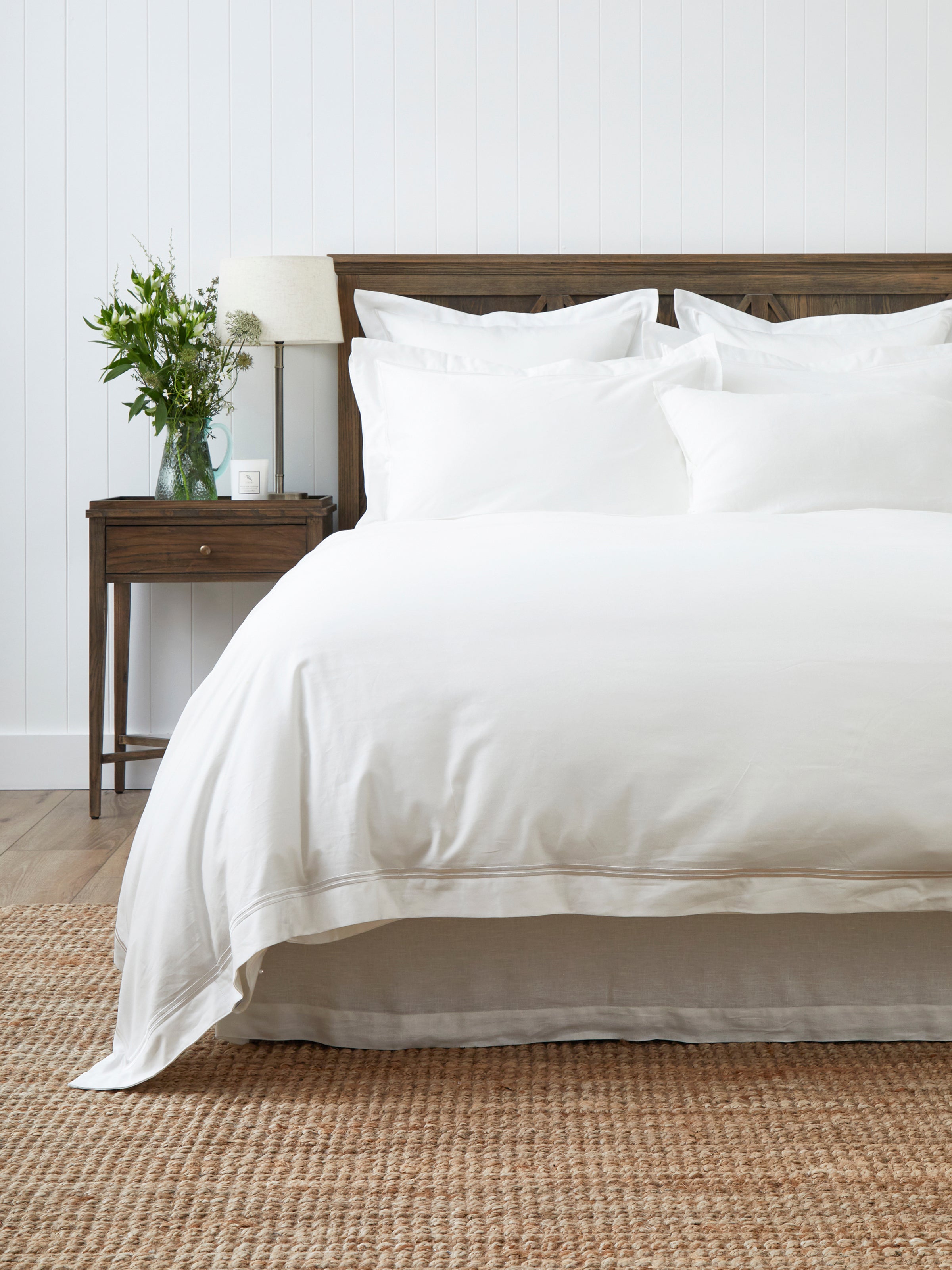 Monarch Duvet Cover Set | White White-1