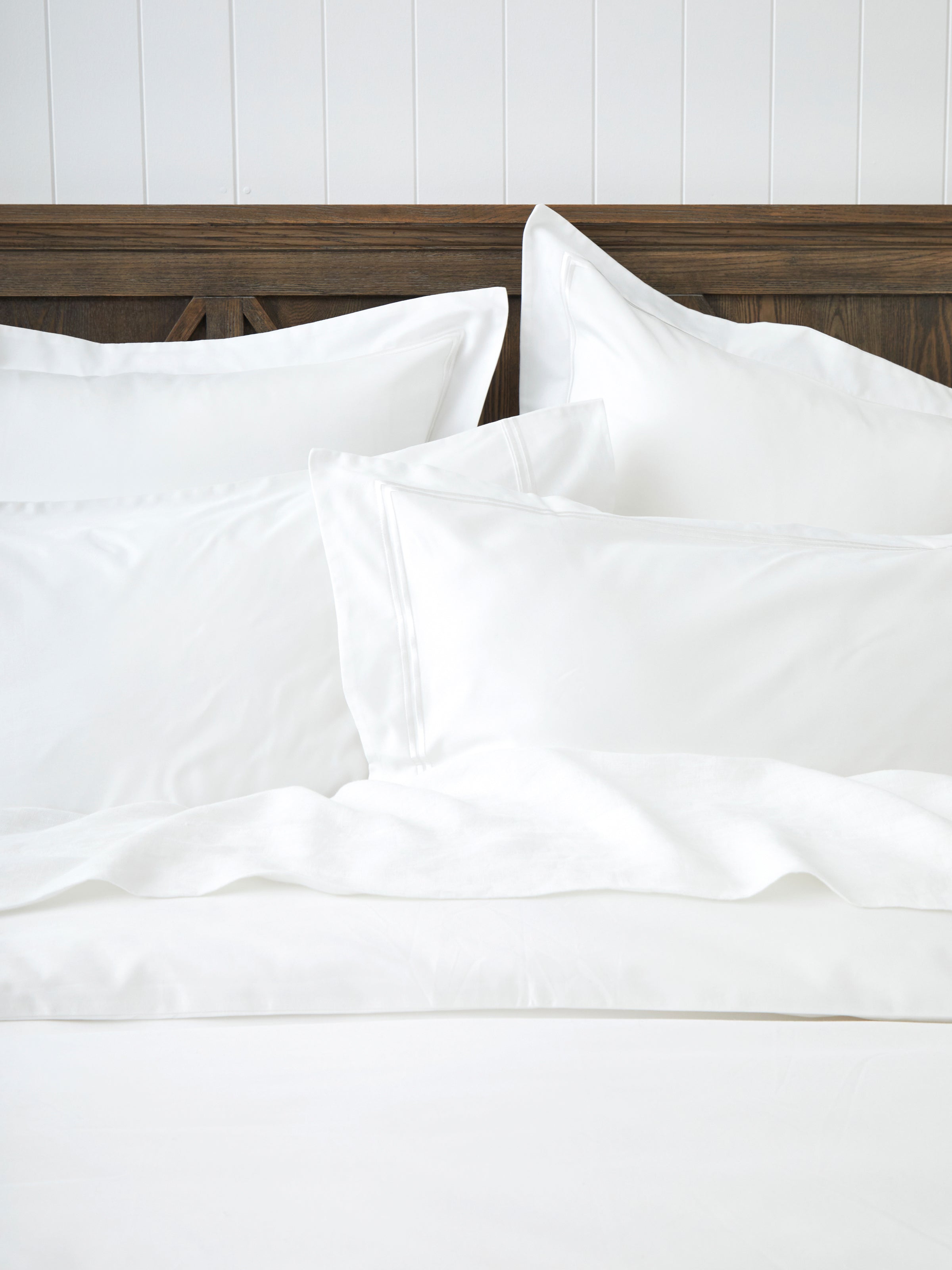 Monarch Duvet Cover Set | White White-2