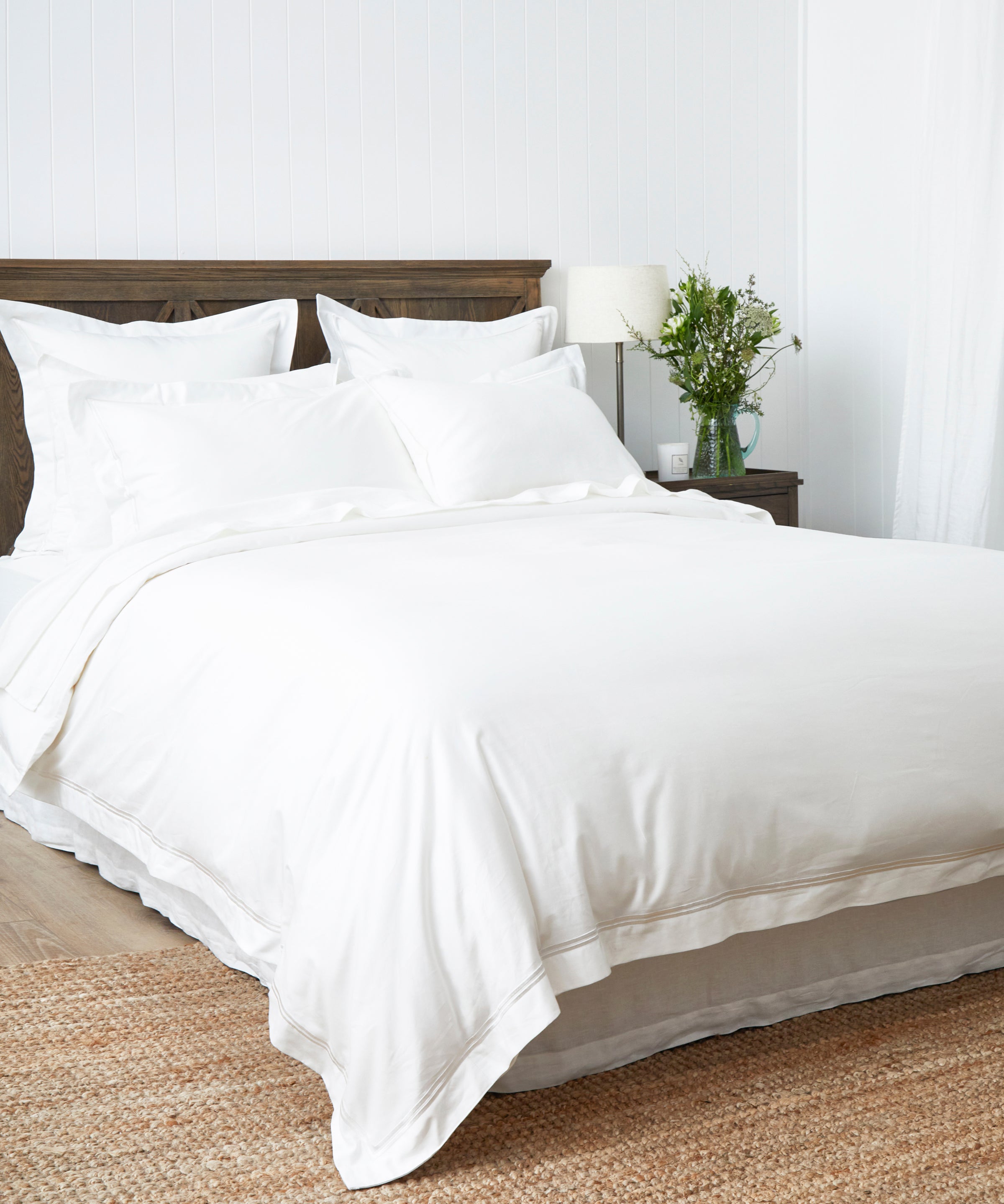 Monarch Duvet Cover Set | White White-3