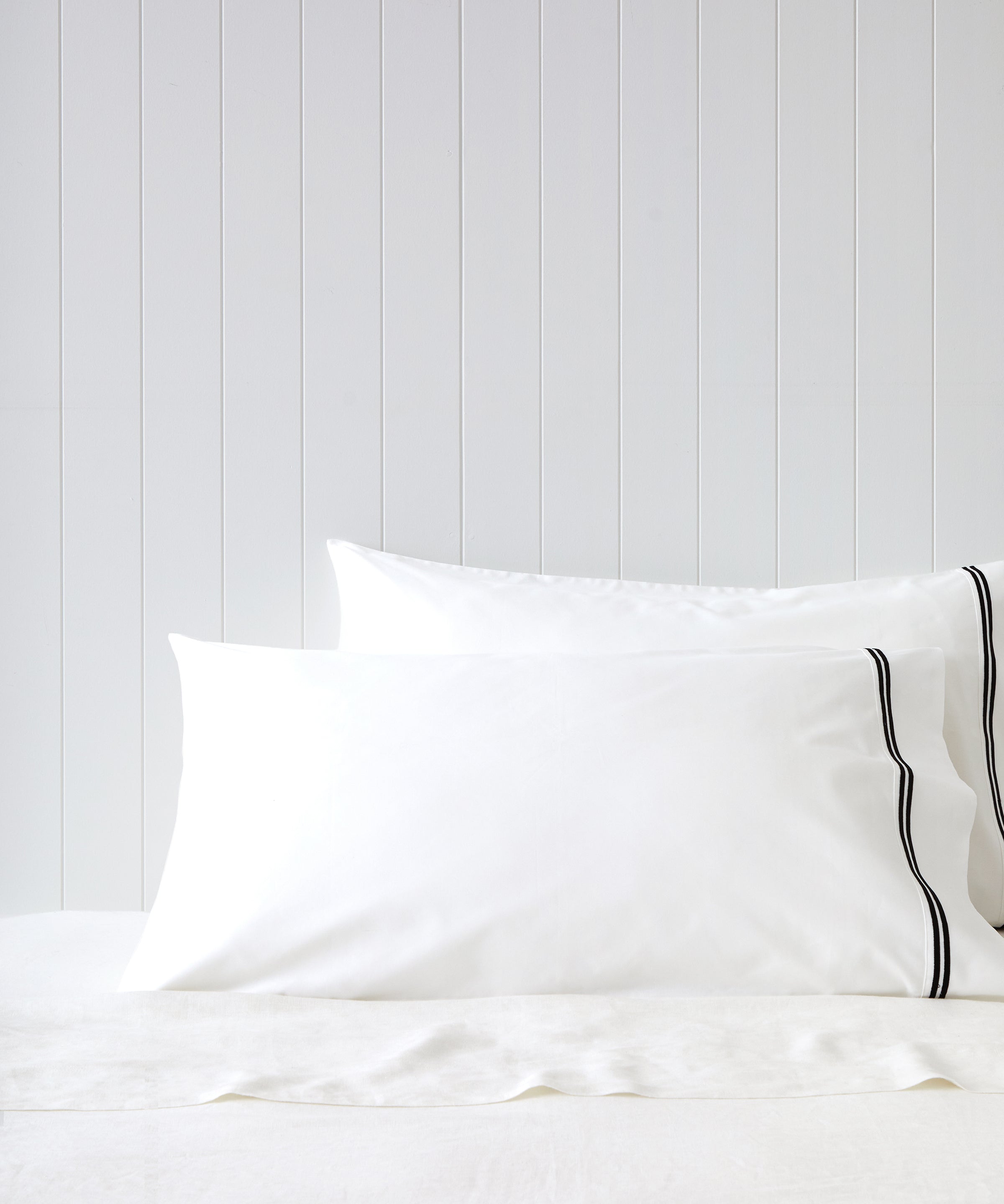 Monarch Lodge Pillowcase Set | Black White-1