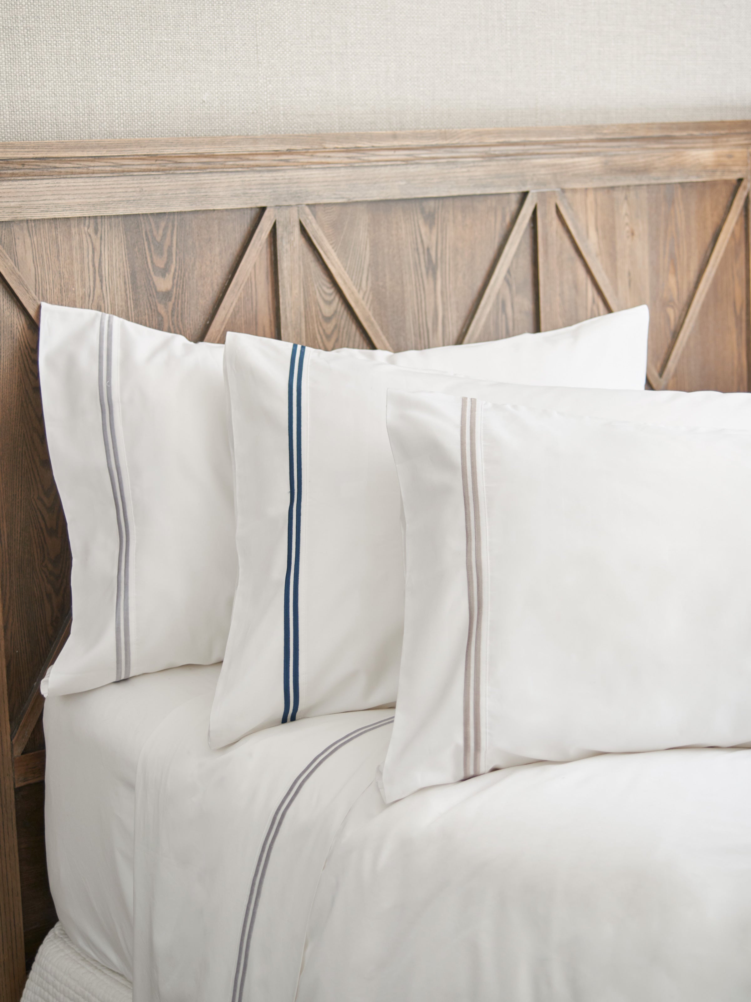 Monarch Lodge Pillowcase Set | Grey White-2