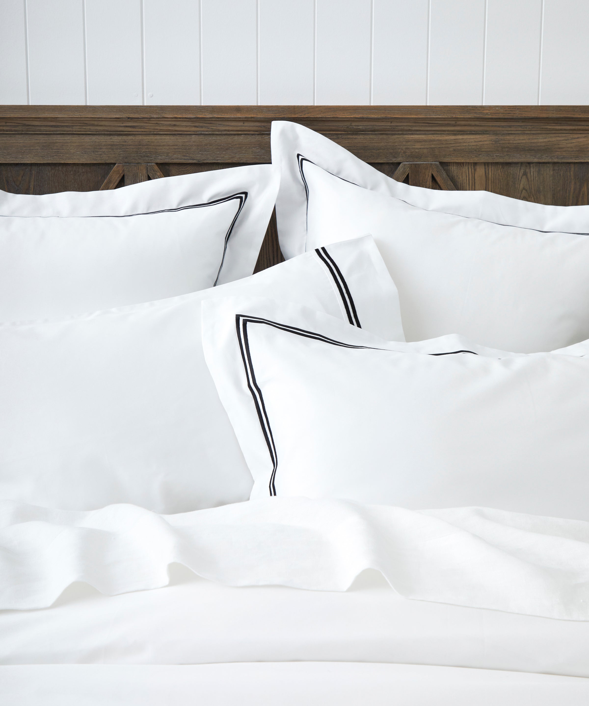 Monarch Long Duvet Cover Set | Black White-2