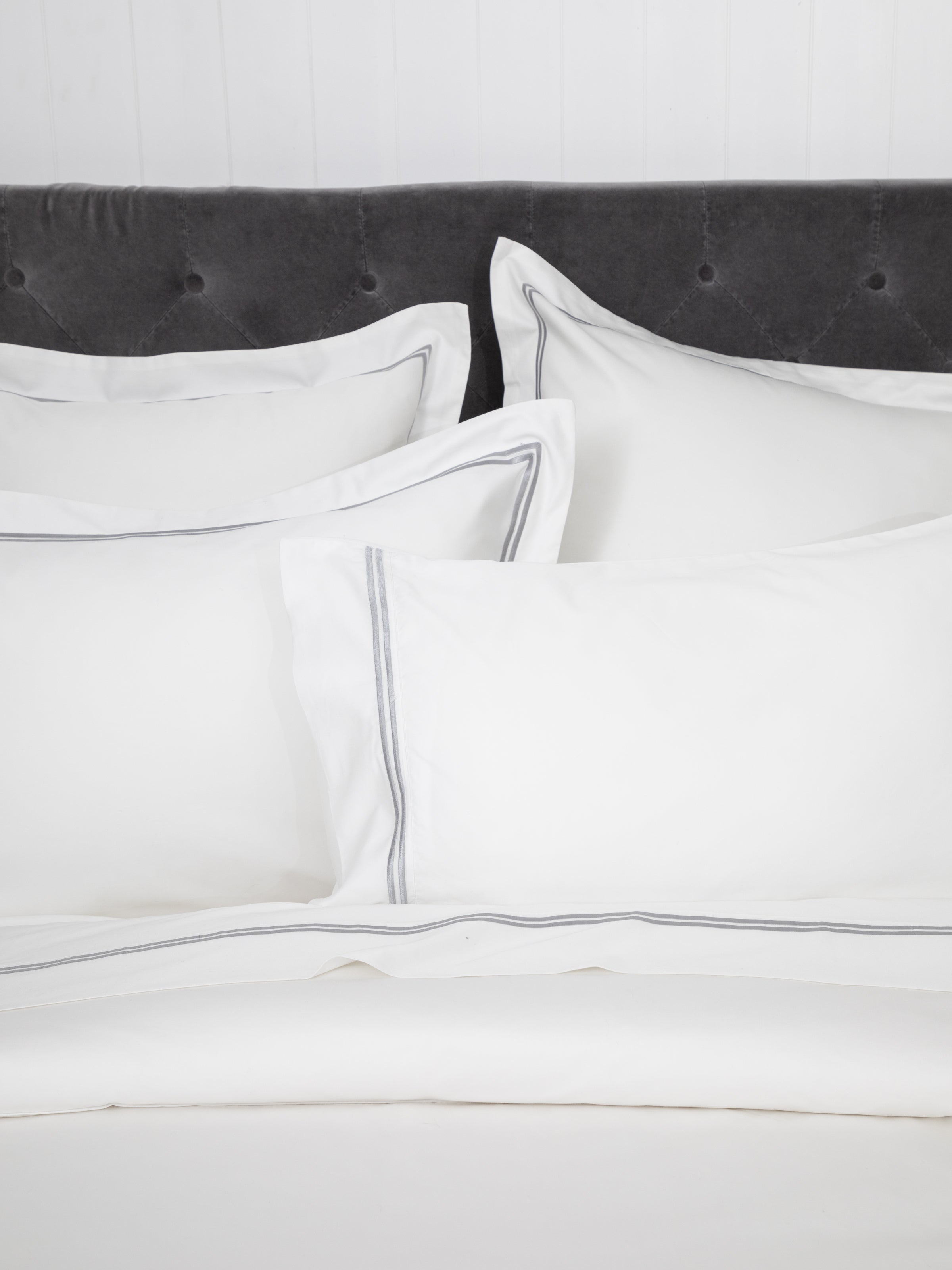 Monarch Long Duvet Cover Set | Grey White-2