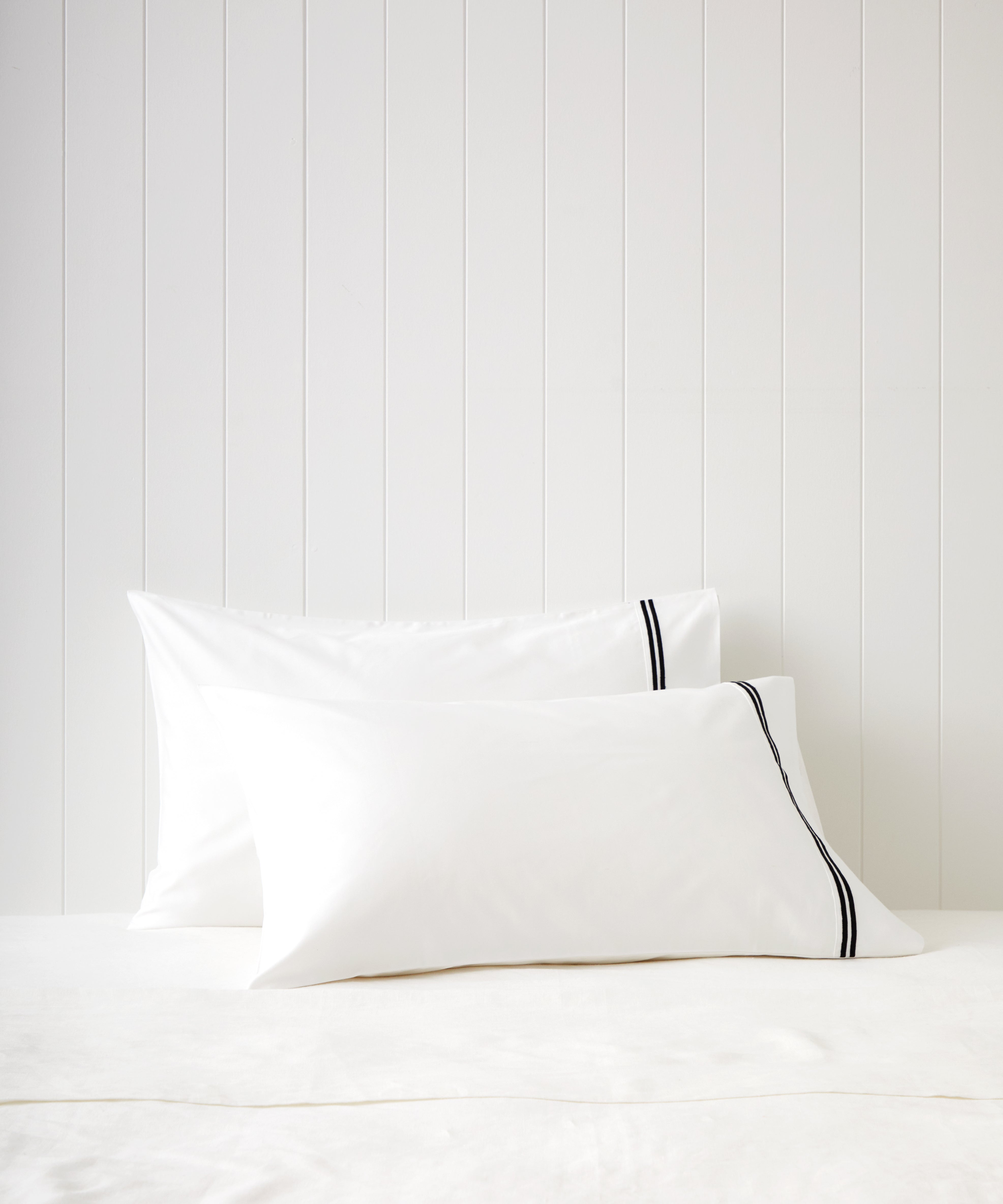 Monarch Standard Pillowcase Set | Black White-1