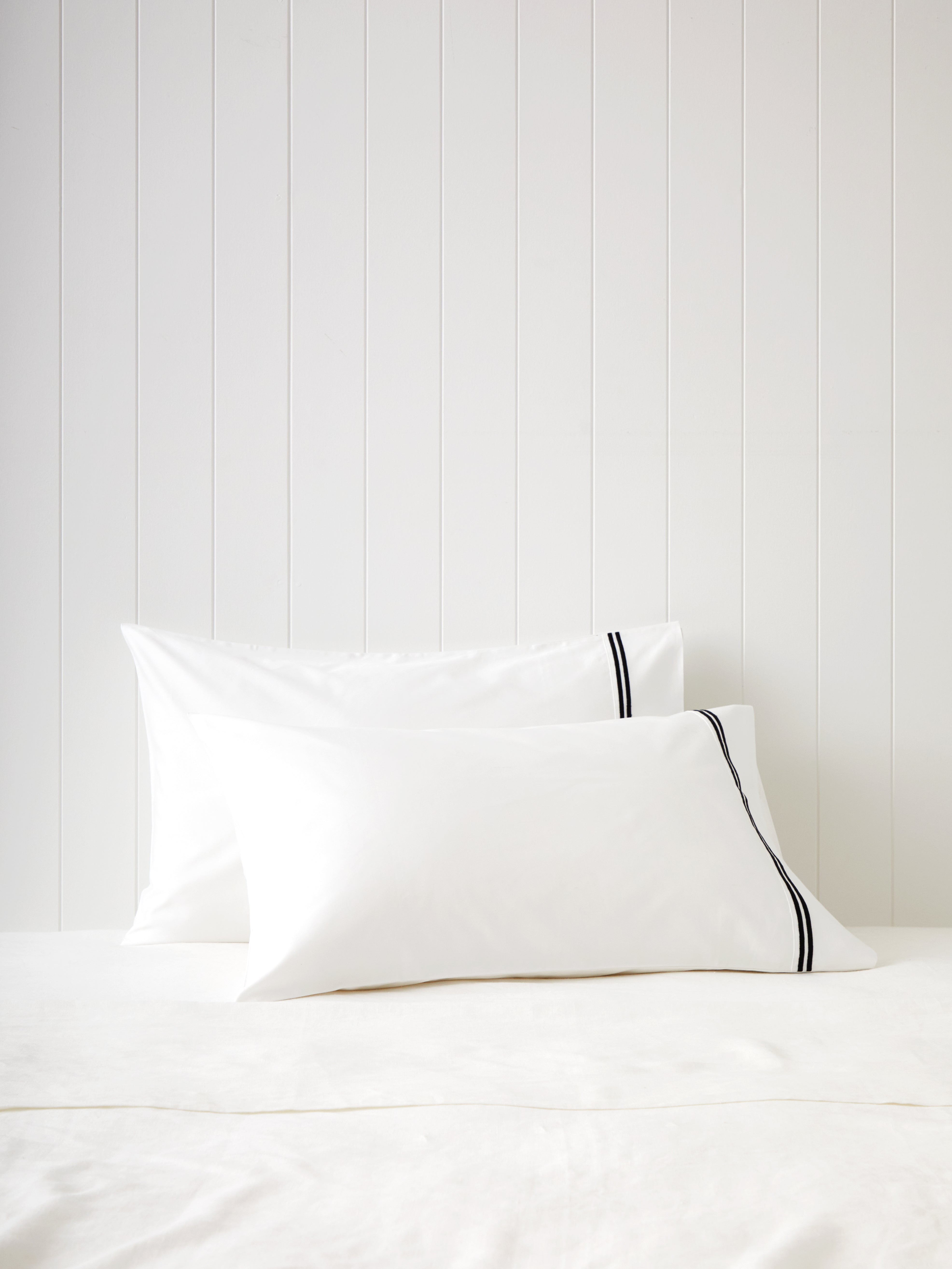 Monarch Standard Pillowcase Set | Black White-1